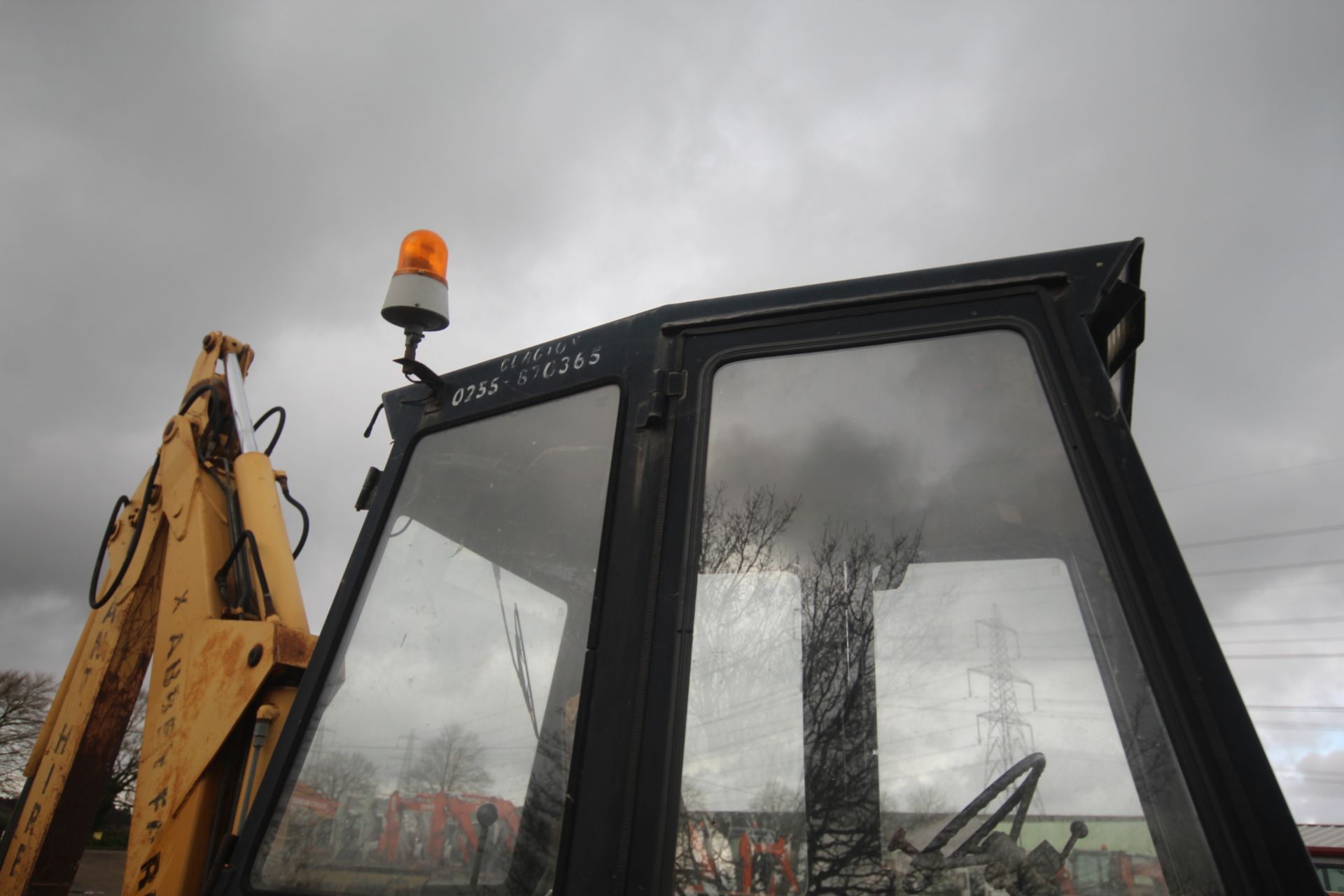 Ford 655 4WD backhoe loader. Registration F829 MVX. Date of first registration 03/10/1988. Showing - Bild 27 aus 87