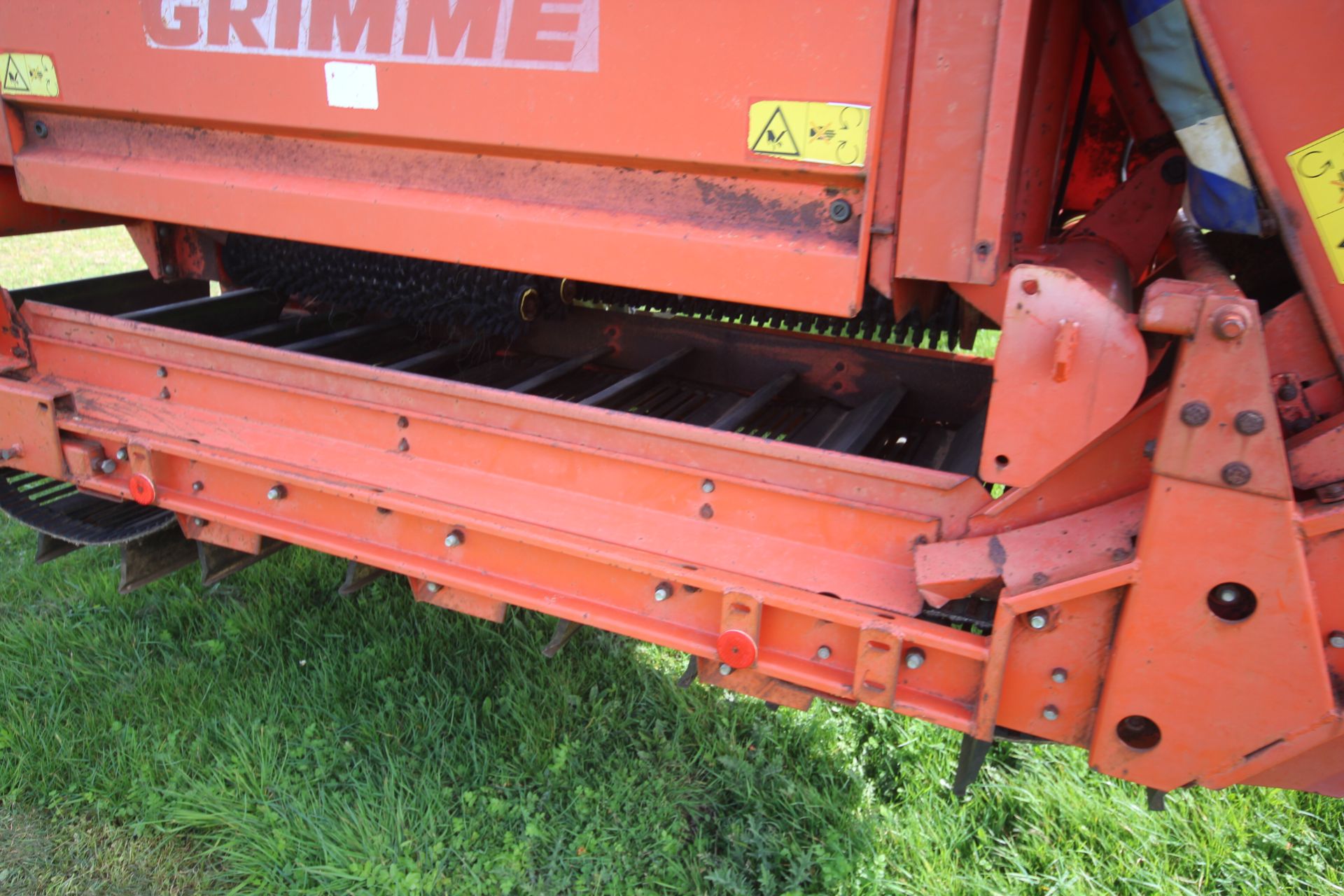 Grimme DL1700 Variant carrot/ onion harvester. With star cleaners. Control Box held. V - Image 26 of 61