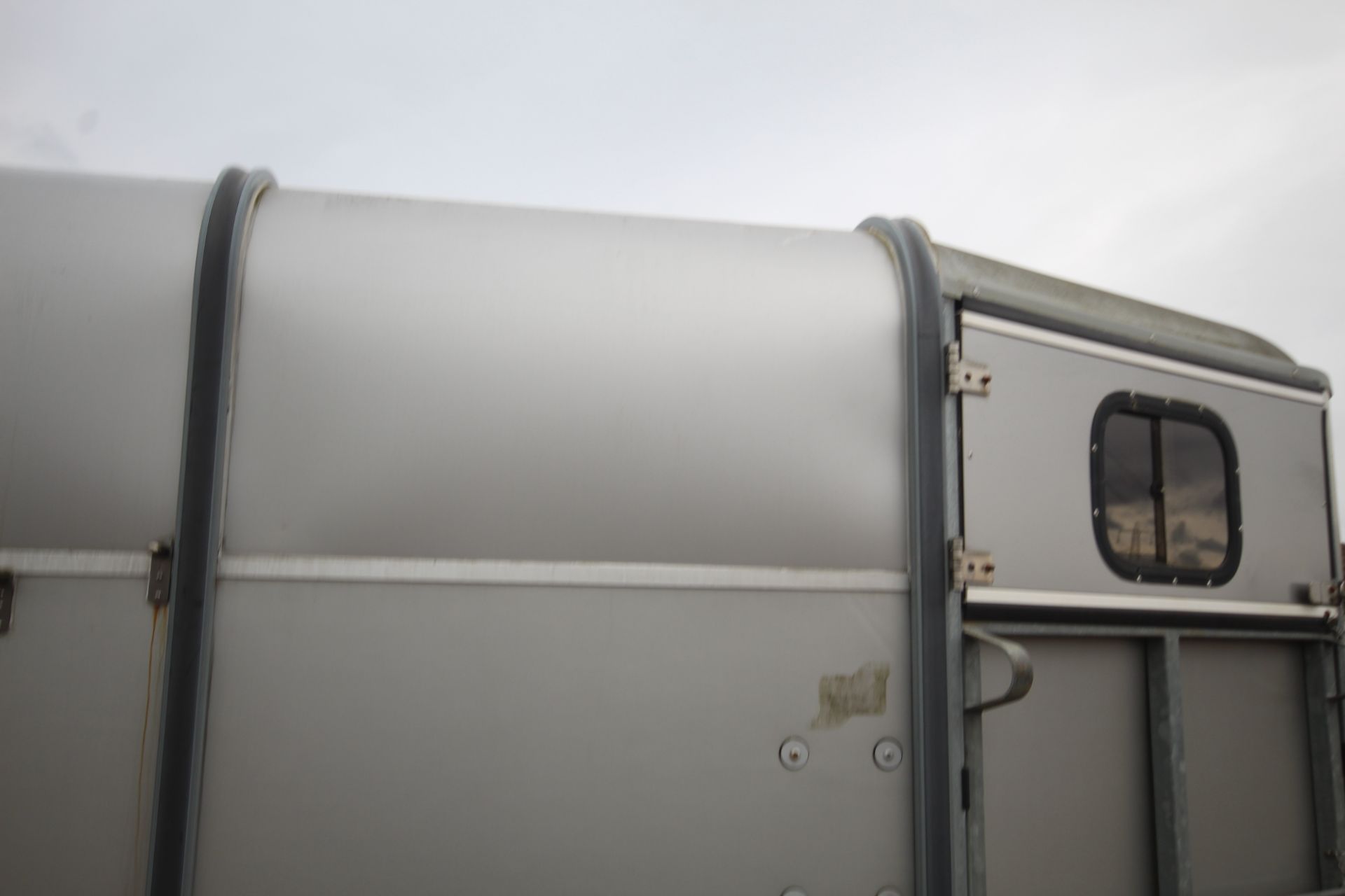 Ifor Williams HB505 two horse twin axle horsebox. Manual held. - Image 37 of 47