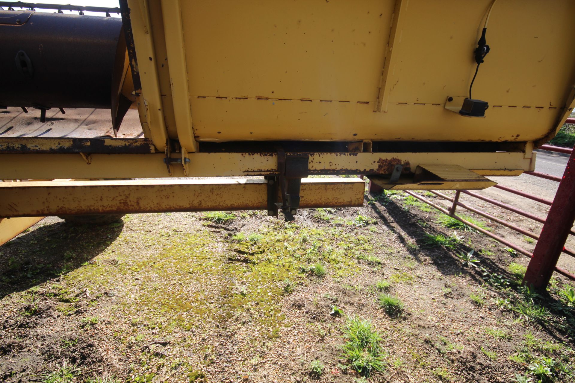 New Holland TX65 5 straw walker combine harvester. Registration N887 SKS. Date of first registration - Image 154 of 163