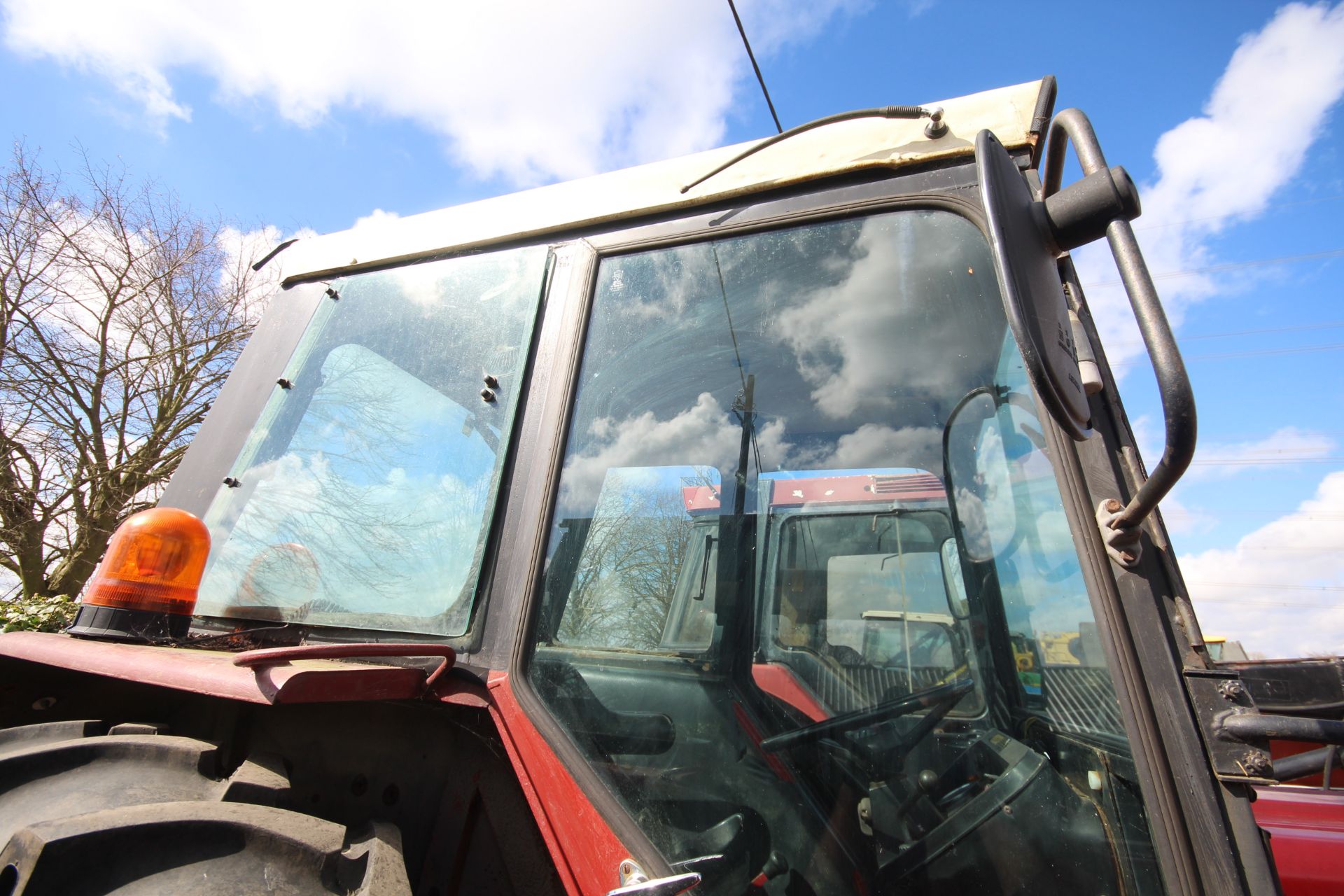 International Hydro 84 2WD tractor. Registration RGV 594W. Date of first registration 19/03/1981. - Image 16 of 62