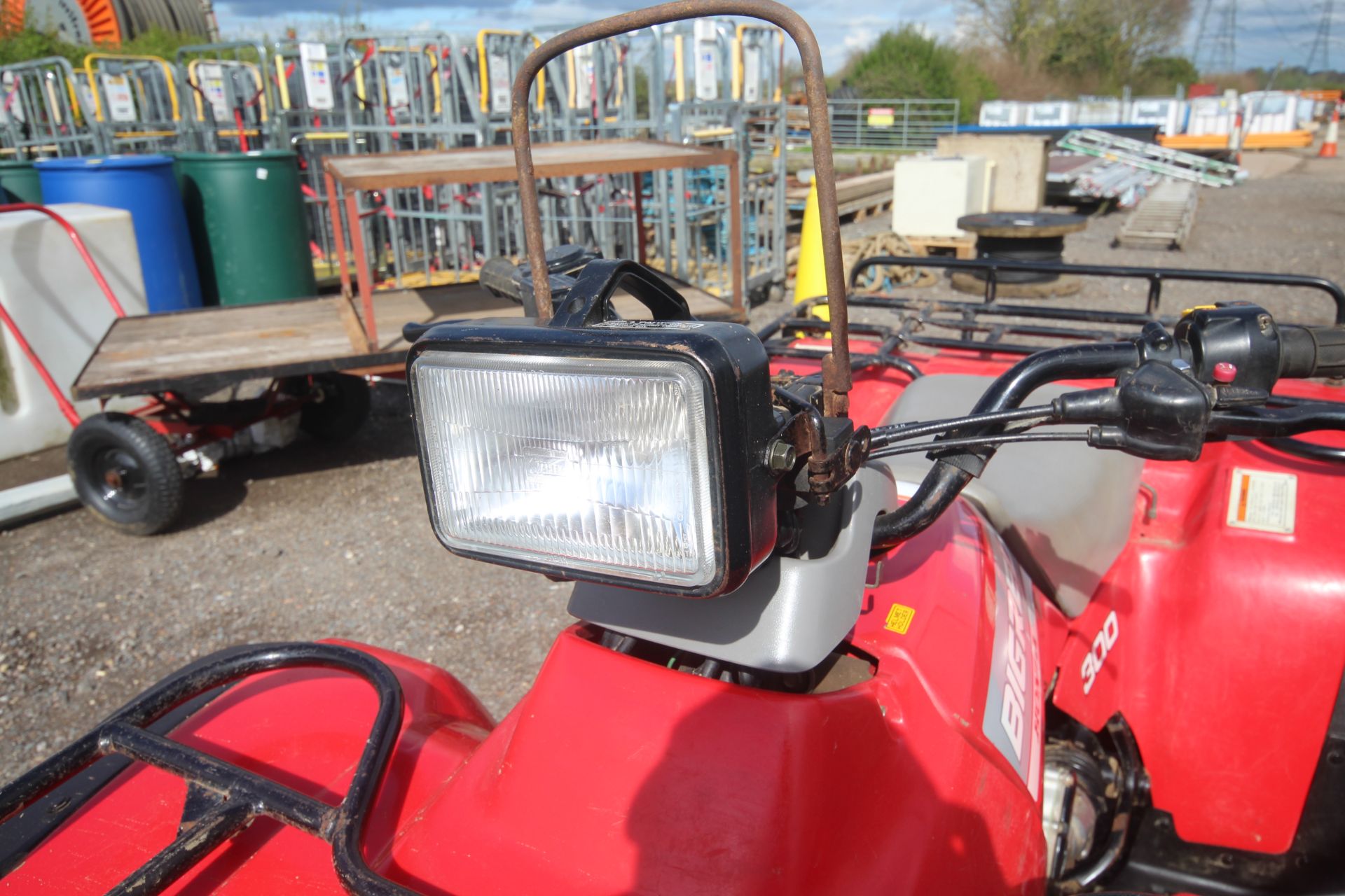 Honda Big Red 300 2WD quad bike. 1992. Owned from new. Key held. V - Bild 5 aus 24