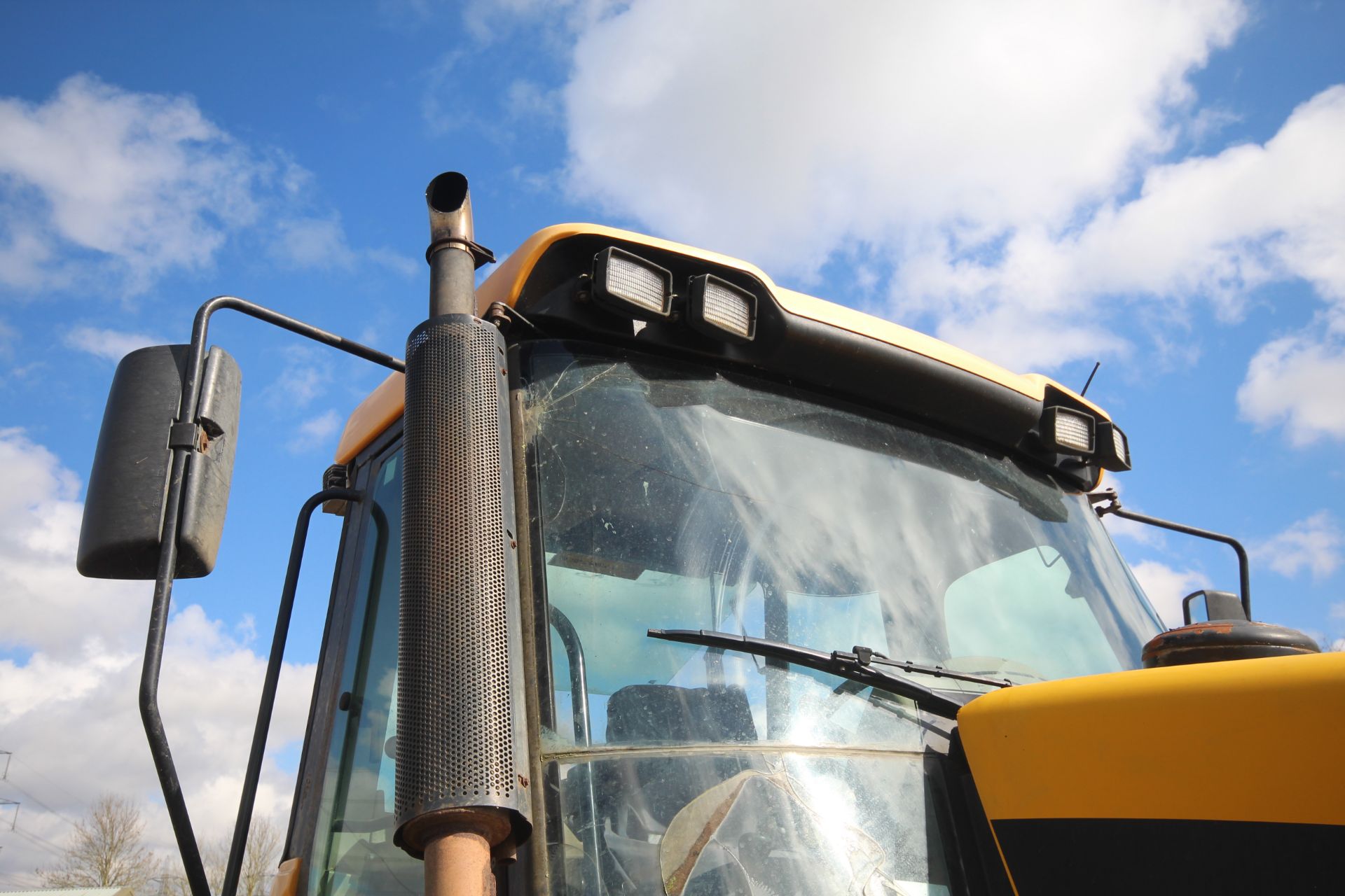 JCB Fastrac 3185 Autoshift 4WD tractor. Registration X642 AHT. Date of first registration 04/09/ - Image 48 of 71