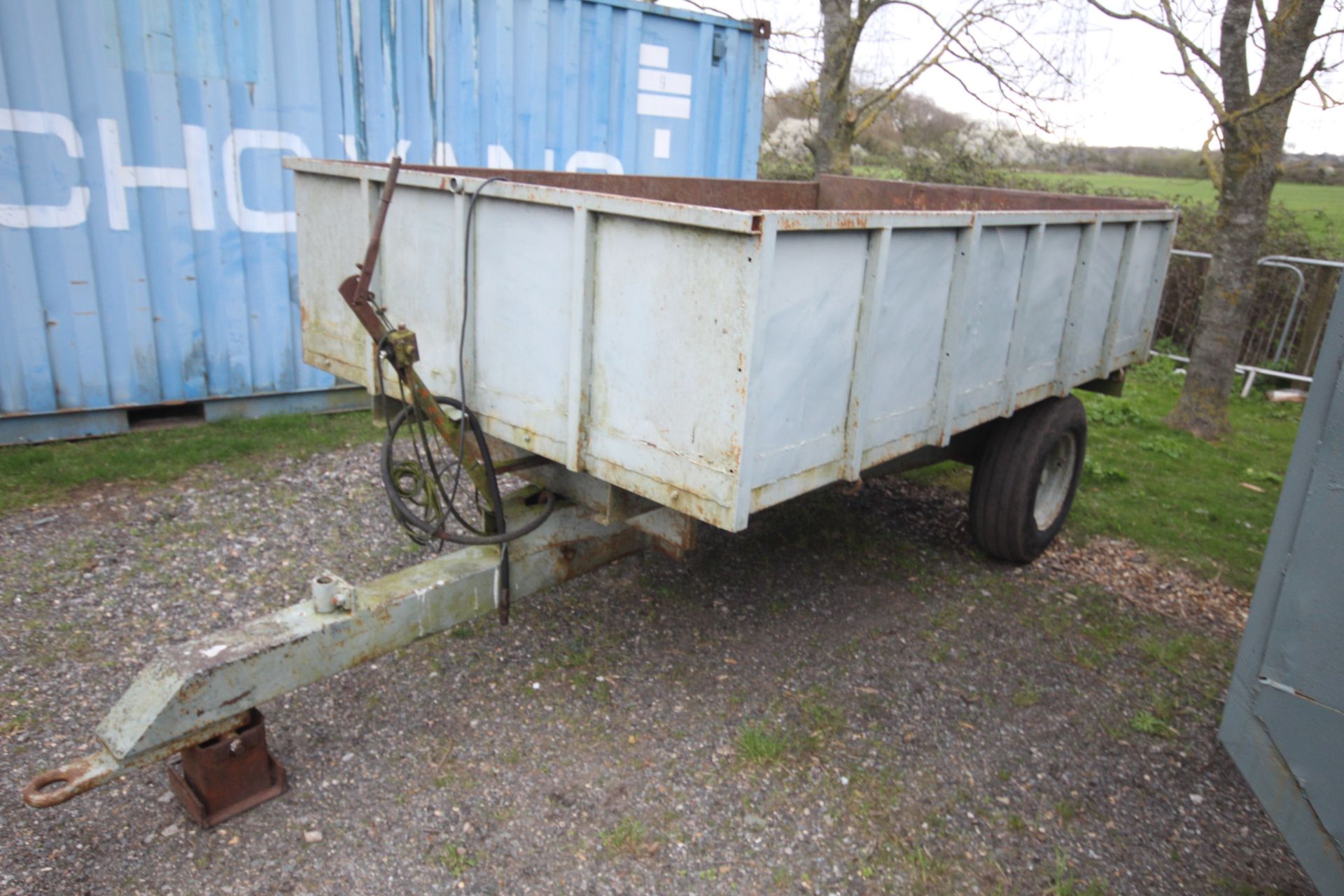 4T single axle tipping trailer.