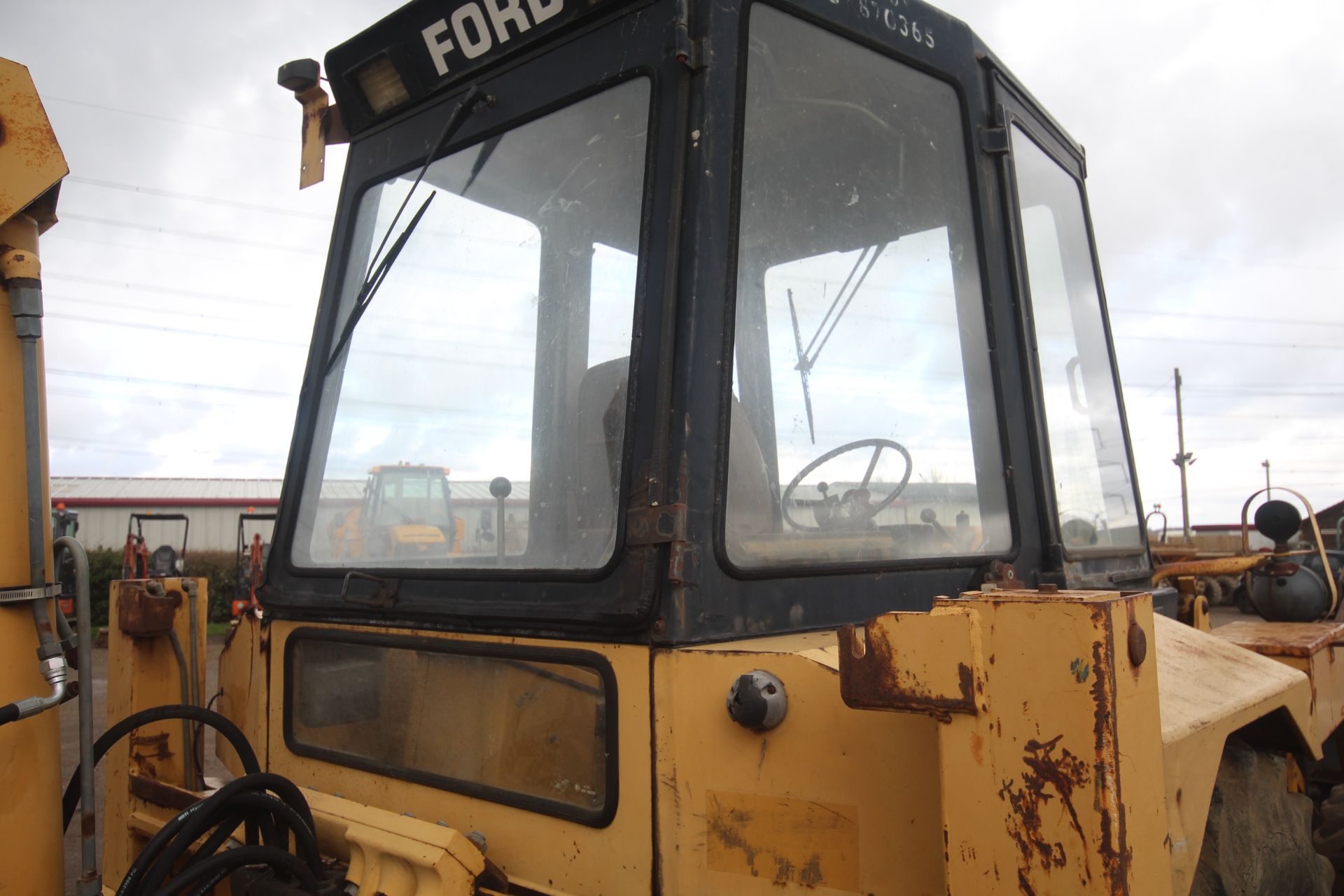 Ford 655 4WD backhoe loader. Registration F829 MVX. Date of first registration 03/10/1988. Showing - Image 29 of 87