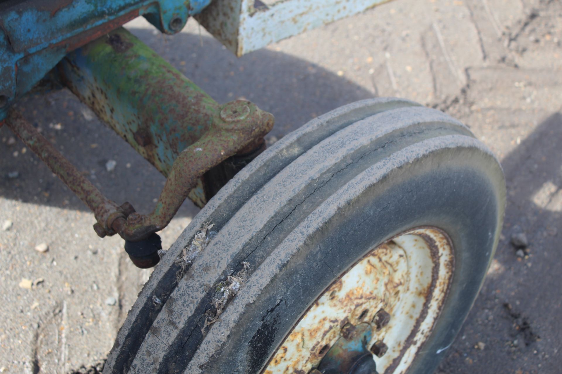 Ford 4600 2WD tractor. Registration MPV 963P. Date of first registration 01/03/1976. Serial number - Image 34 of 42