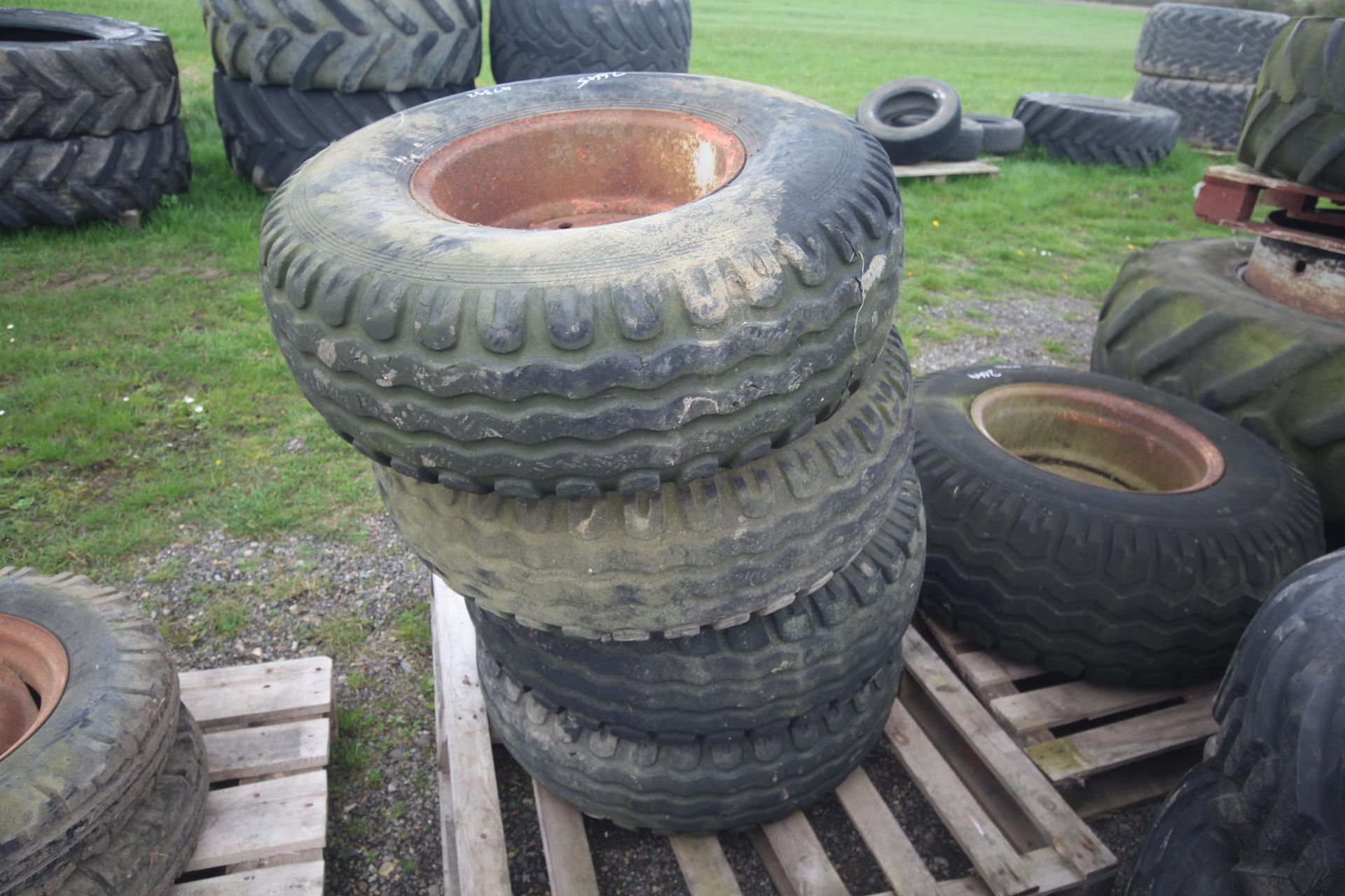 4x 11.5-15 trailer wheels and tyres. V - Image 2 of 3