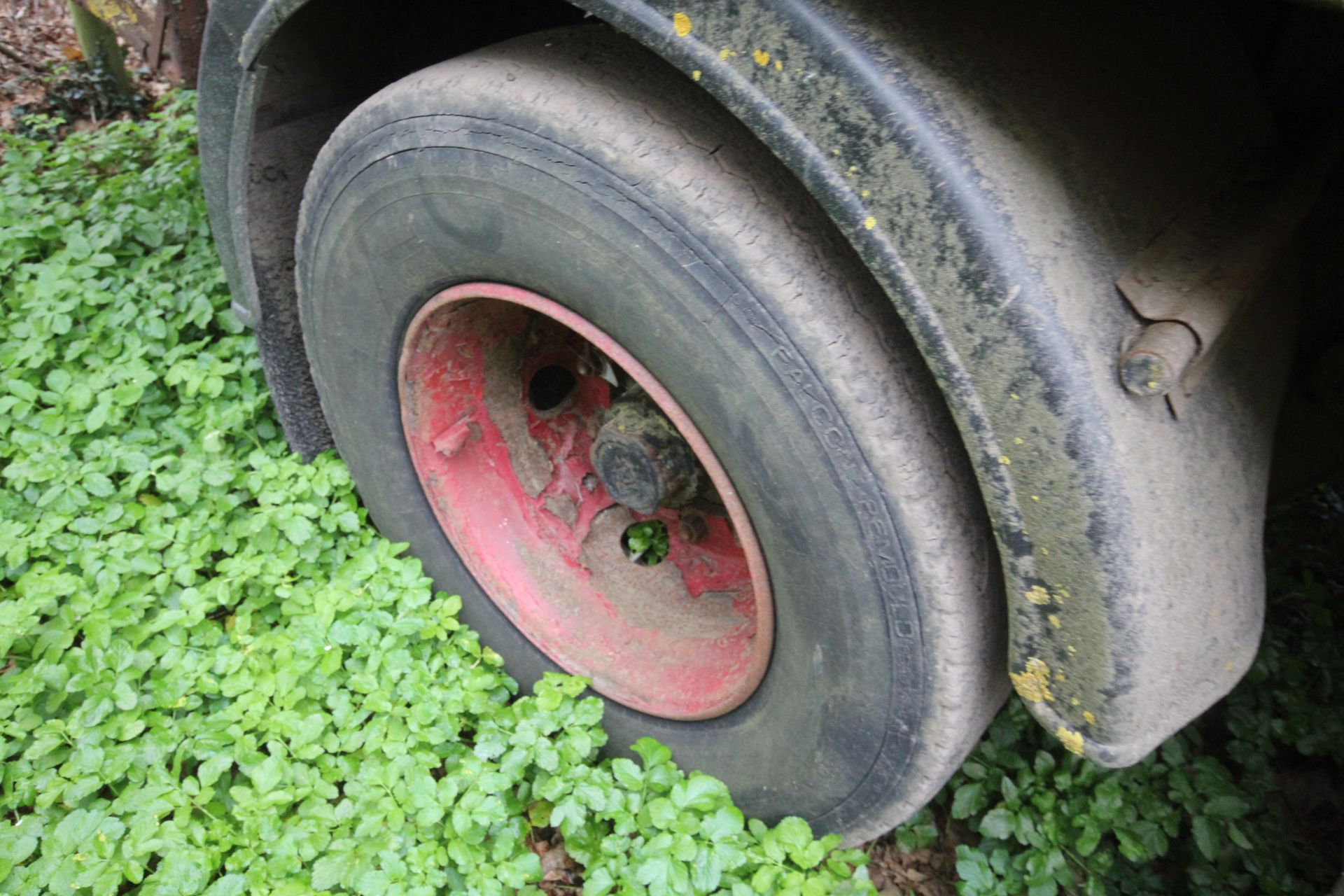 40ft twin axle straw trailer. With dolly and metal floor. V - Image 30 of 42