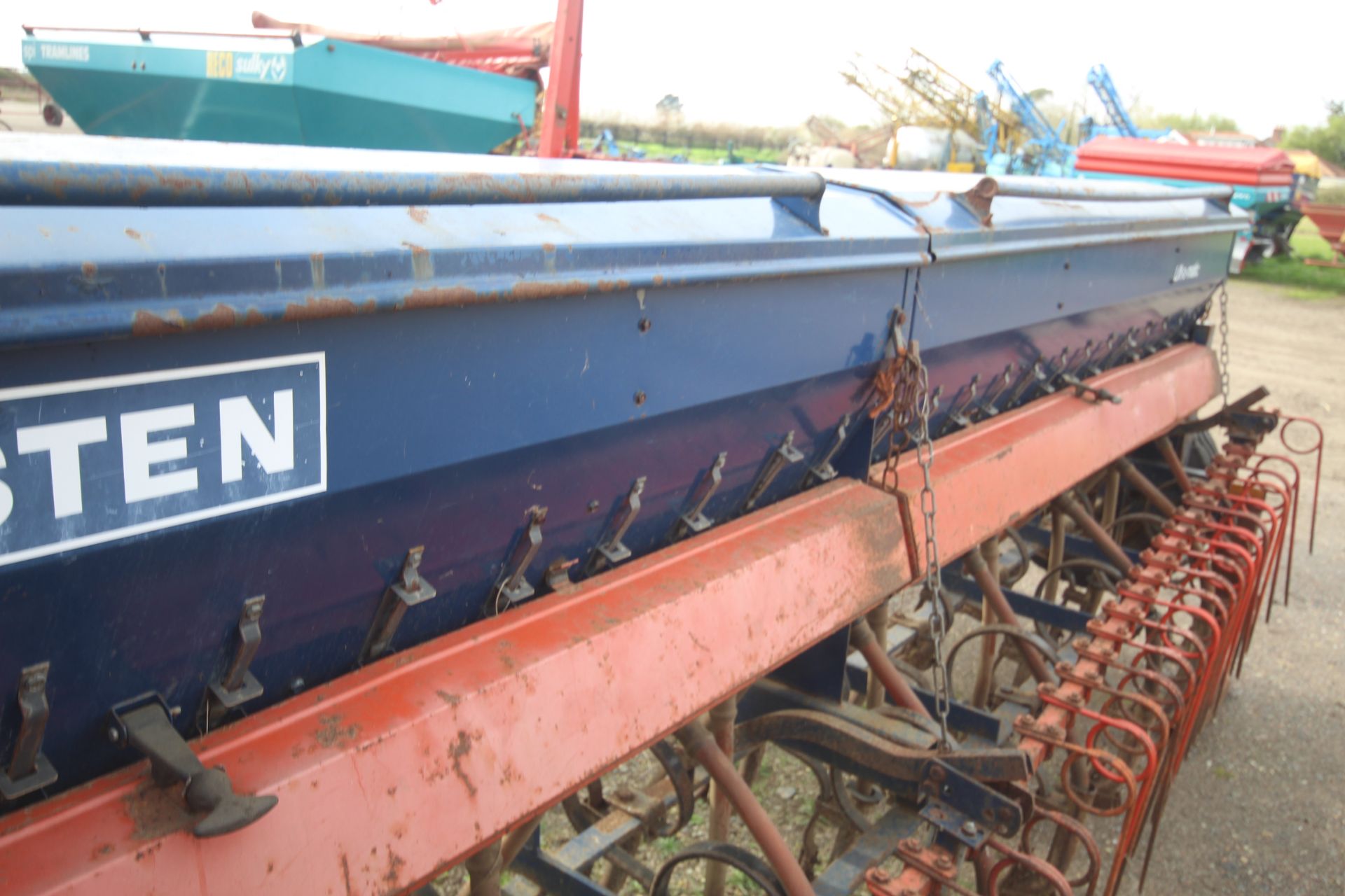 Nordsten 3m spring tine drill. Previously used for maize. Manual held. V - Image 38 of 56