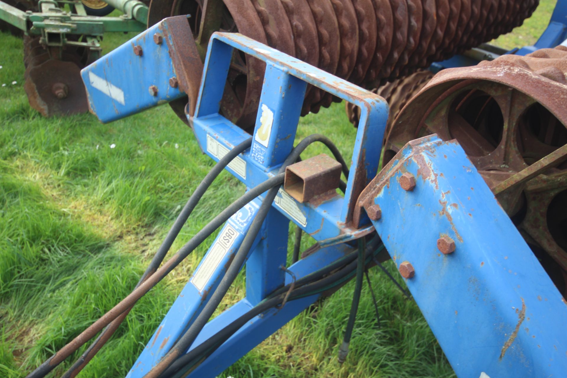 Dalbo 6.3m hydraulic folding rolls. With Snowflake rings. From a local Deceased estate. - Image 3 of 22