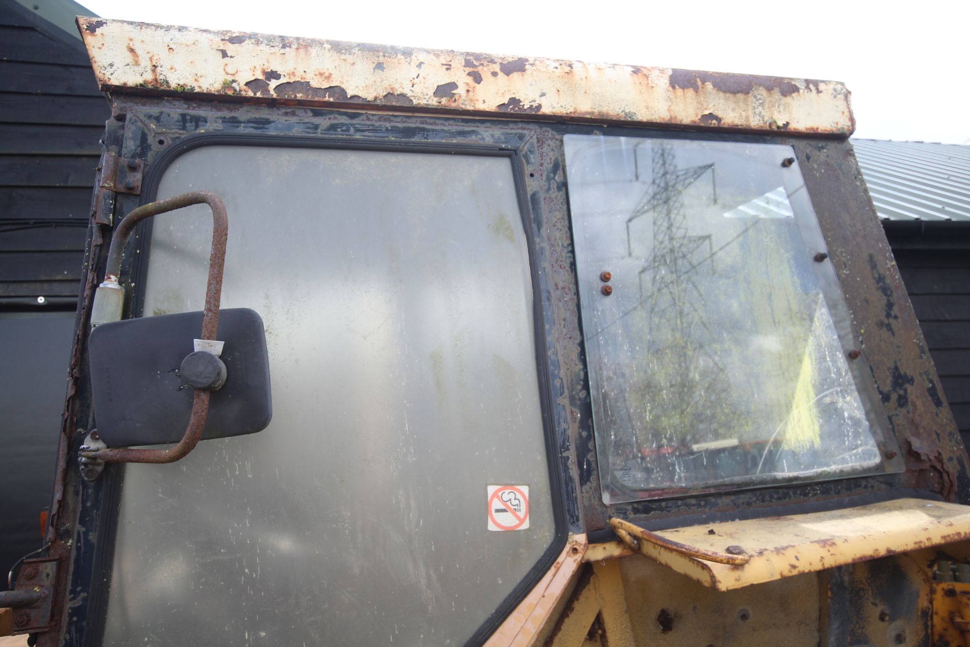 International 248 2WD tractor. Registration SPV 499W. Date of first registration 01/06/1981. Showing - Image 17 of 73