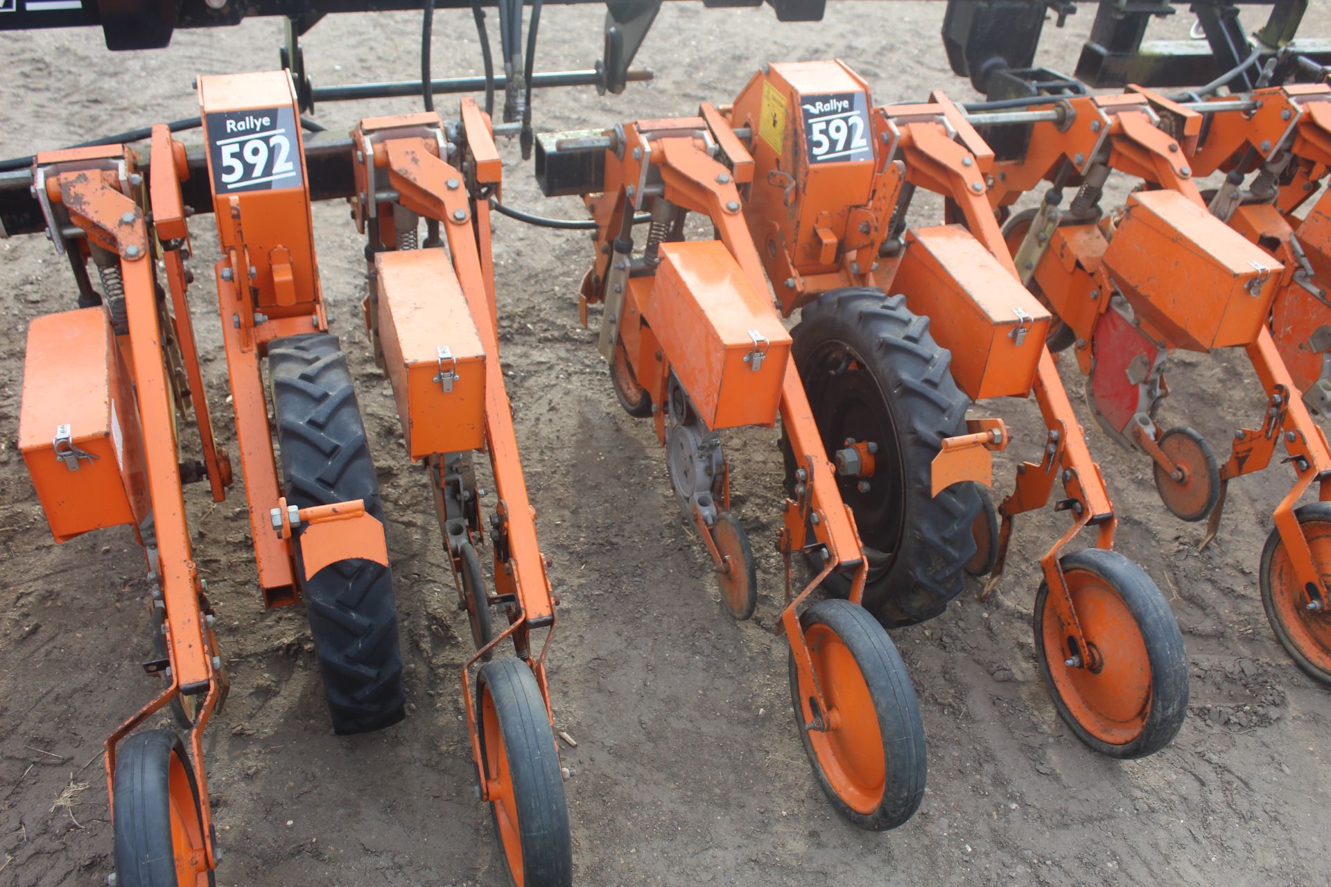 Stanhay Rallye 592 hdraulic folding 12 row beet drill. With bout markers. For spares or repair. V - Bild 16 aus 26