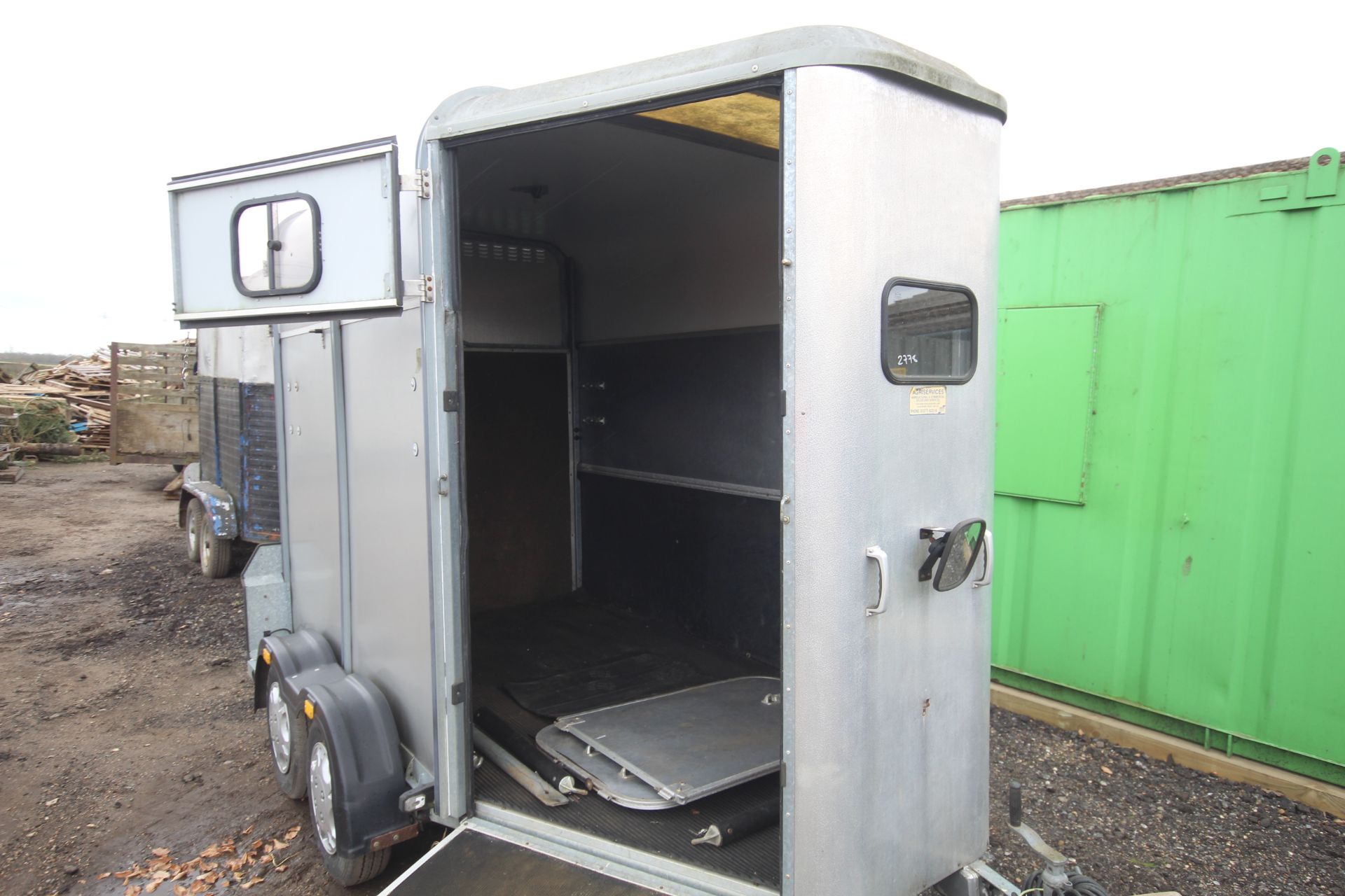 Ifor Williams HB505 two horse twin axle horsebox. Manual held. - Bild 6 aus 47