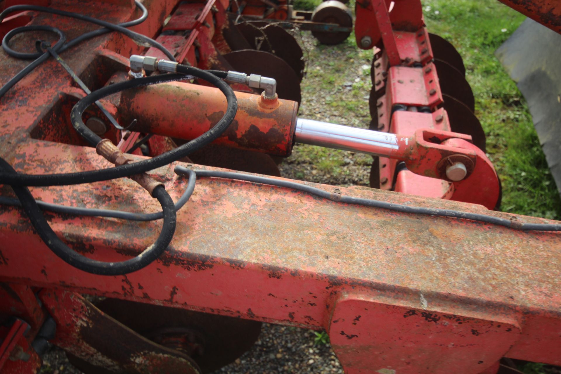 HeVa 3.5m Combi-Lift 7 lege subsoiler. Coupled to HeVa Disc Roller. Comprising two rows of discs and - Bild 11 aus 31