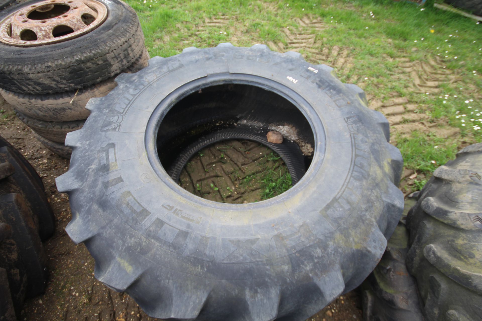 620/75R30 tyre. - Image 3 of 4
