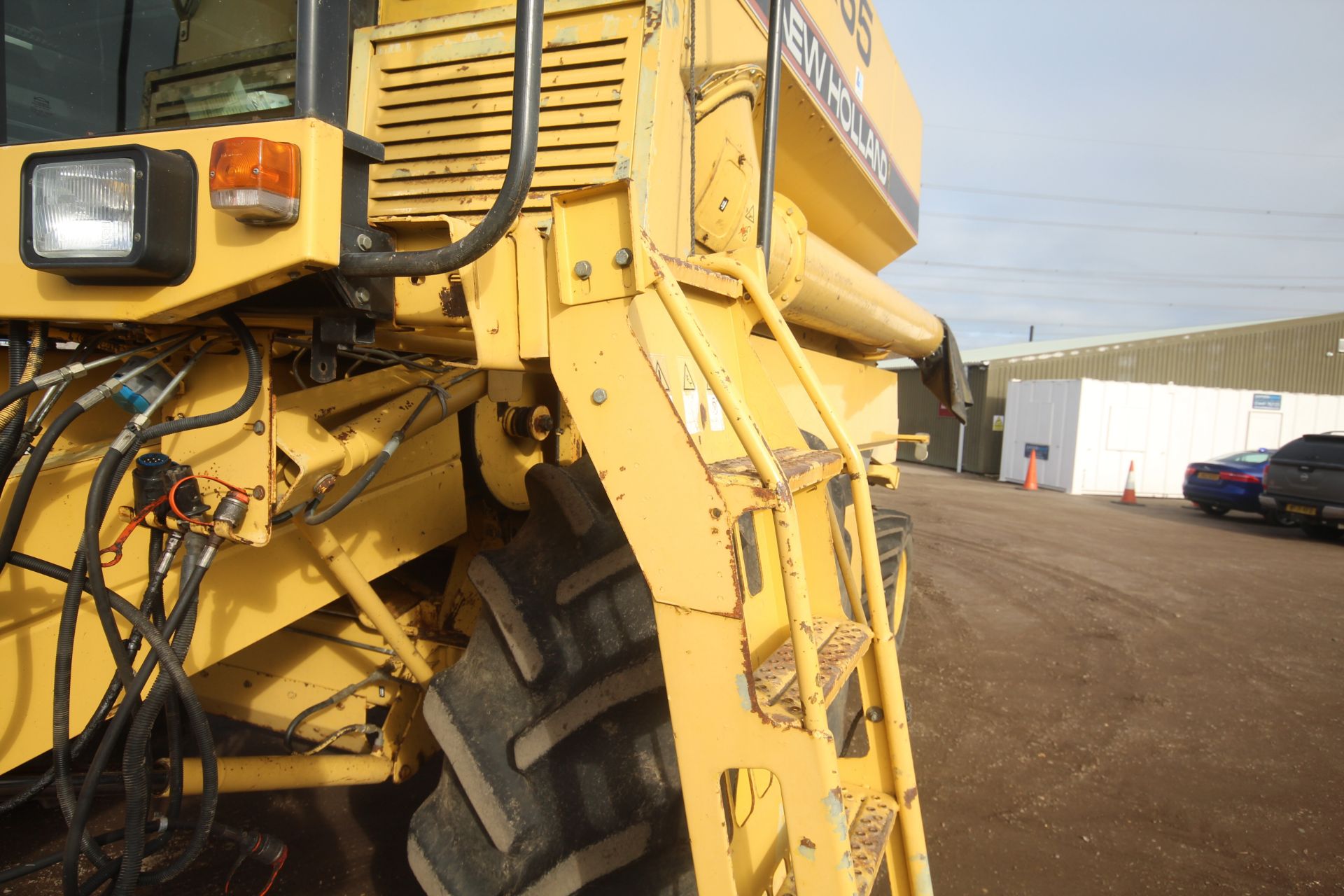 New Holland TX65 5 straw walker combine harvester. Registration N887 SKS. Date of first registration - Image 24 of 163