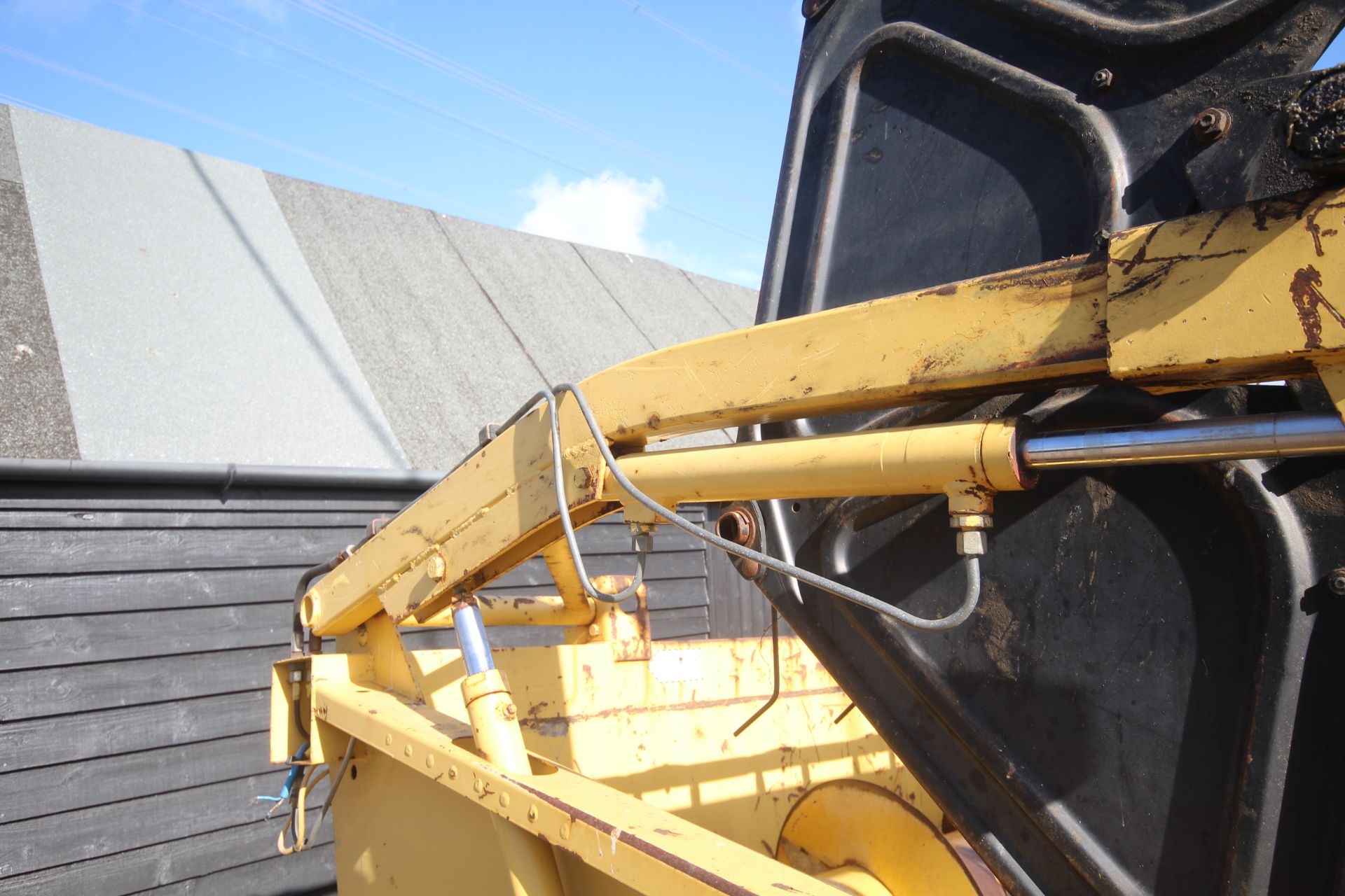 New Holland TX65 5 straw walker combine harvester. Registration N887 SKS. Date of first registration - Image 144 of 163