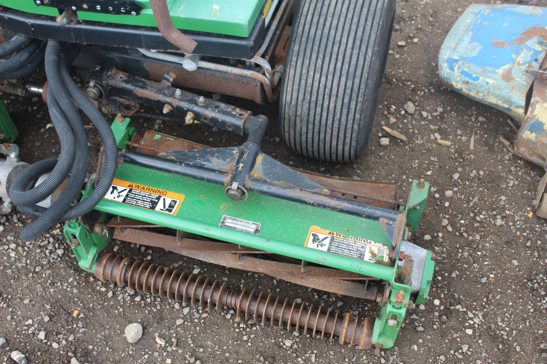 John Deere 2653A hydrostatic diesel triple gang fine-cut ride-on mower. Key held. V - Image 8 of 25