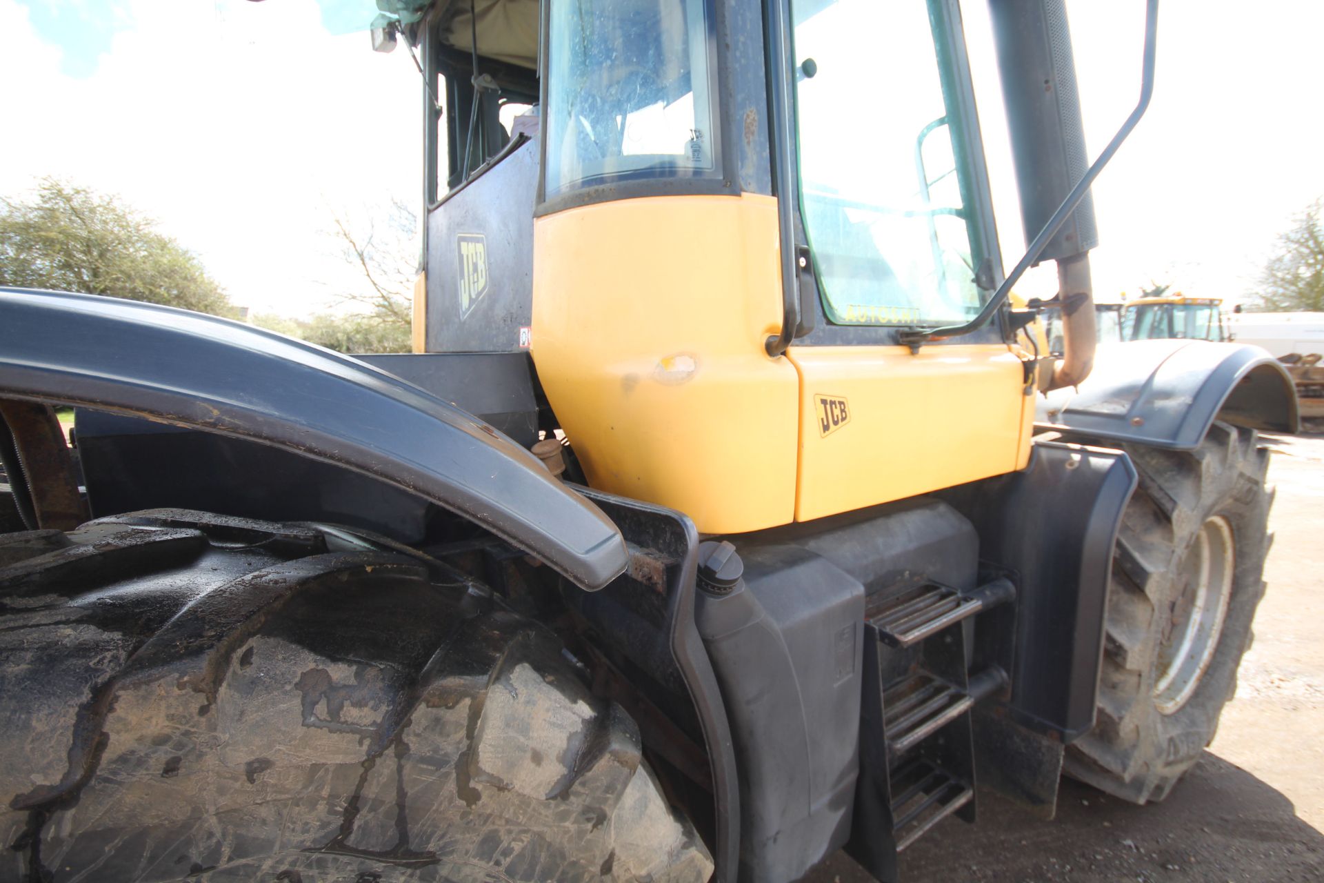 JCB Fastrac 3185 Autoshift 4WD tractor. Registration X642 AHT. Date of first registration 04/09/ - Image 43 of 71