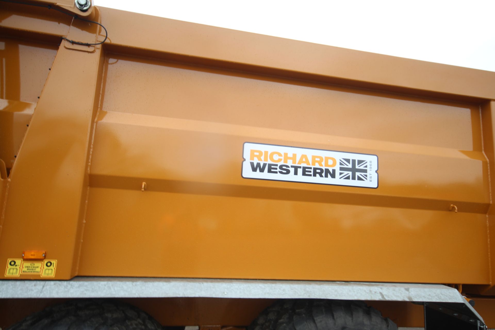 Richard Western SF18HS Plus 18T twin axle tipping trailer. With air brakes, sprung drawbar, - Image 37 of 50