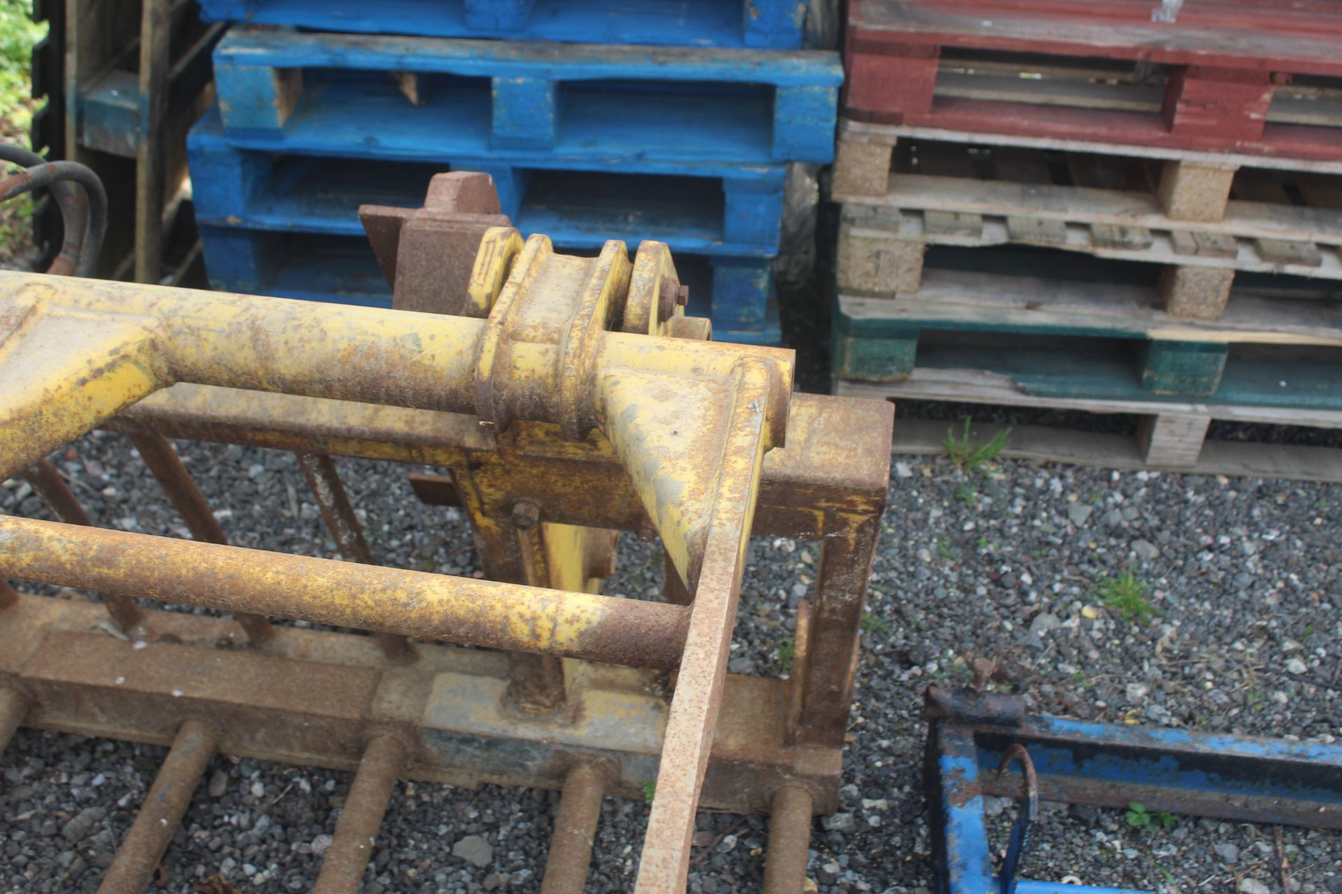 Sanderson muck grab. JCB Q-Fit brackets. - Image 4 of 16