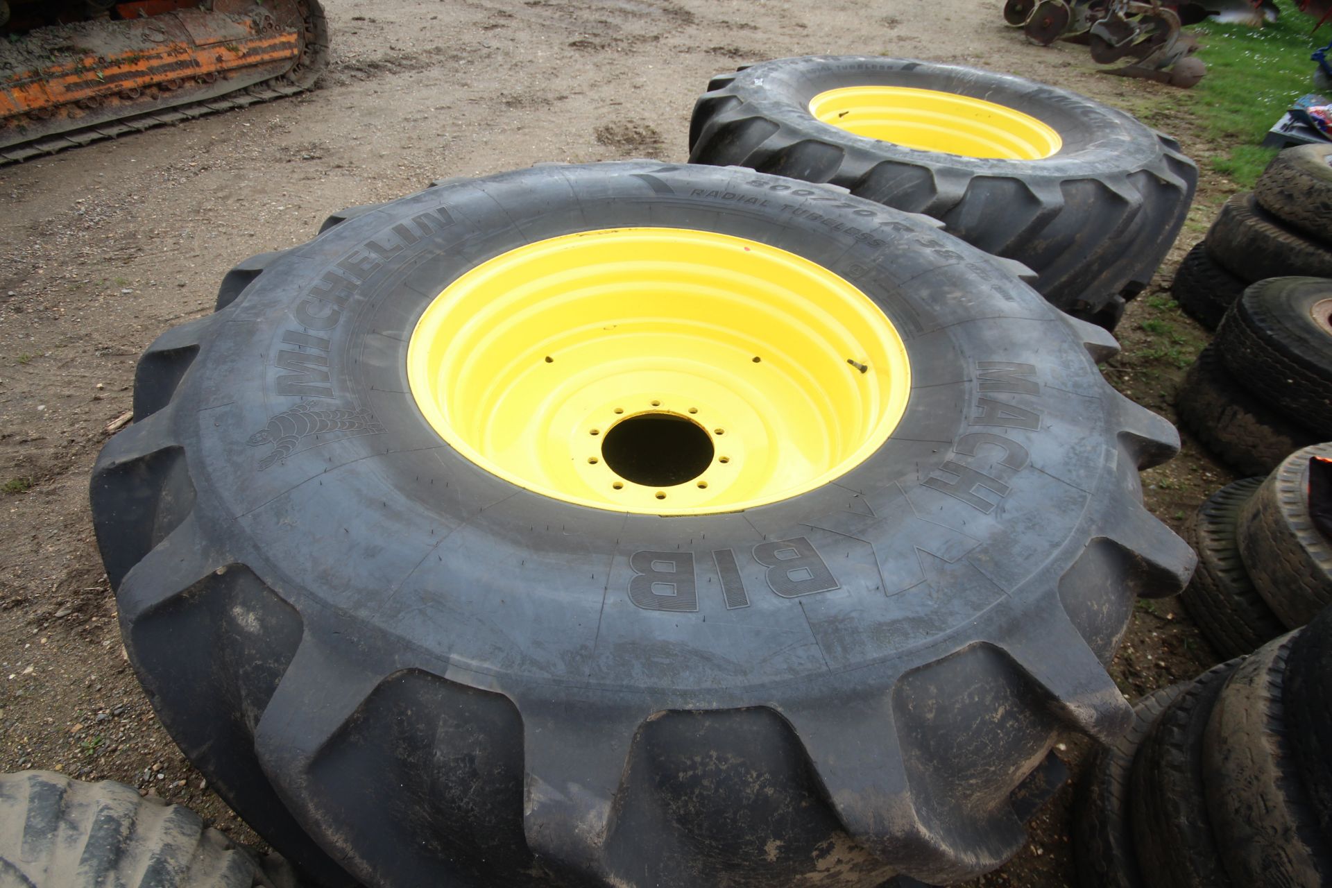 Pair of 800-70R38 wheels and tyres @ 90%. On John Deere 10-stud centres. Ex-6215. V - Image 9 of 12