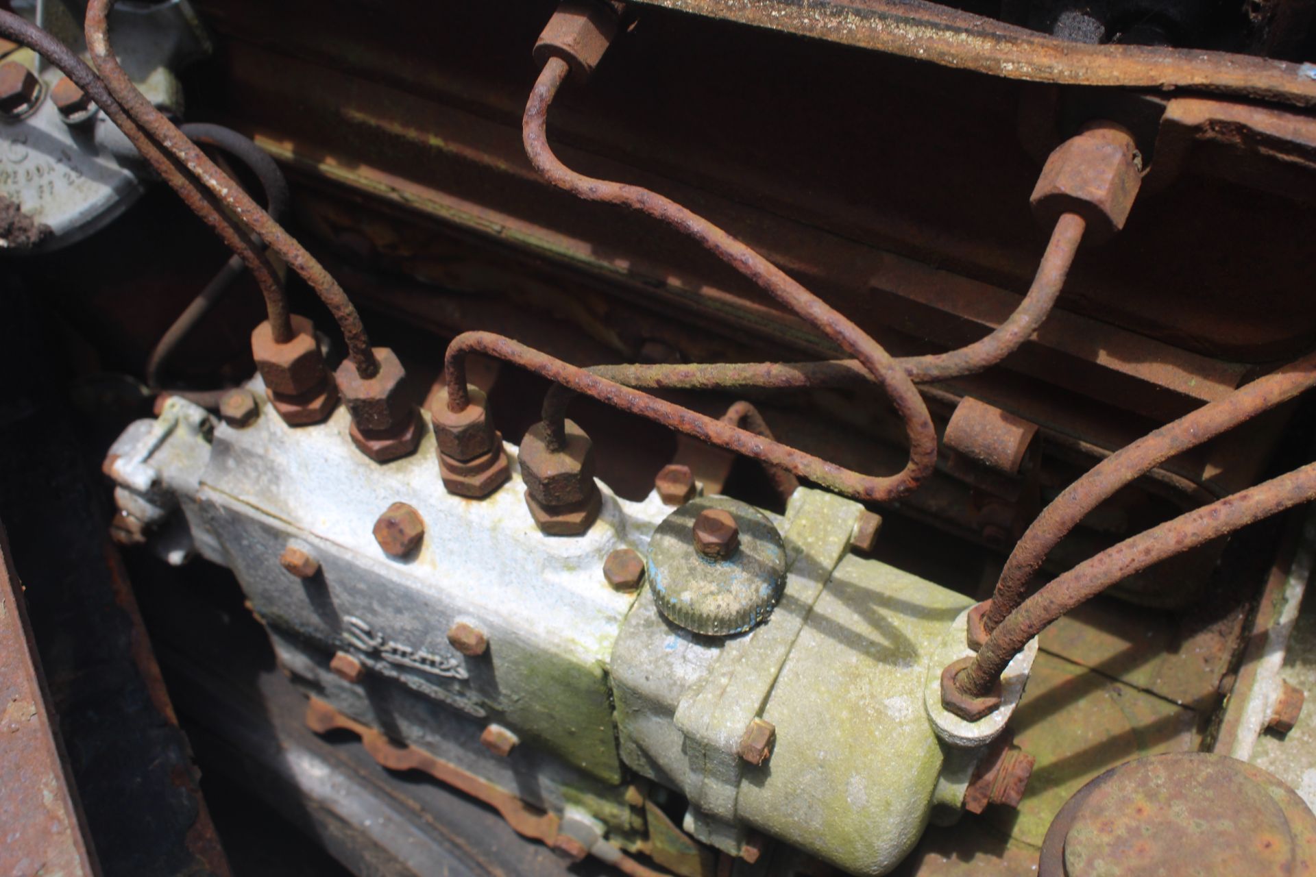 Fordson Power/ Super Major diesel engine. With flywheel and clutch. For spares or repair. V - Image 8 of 8