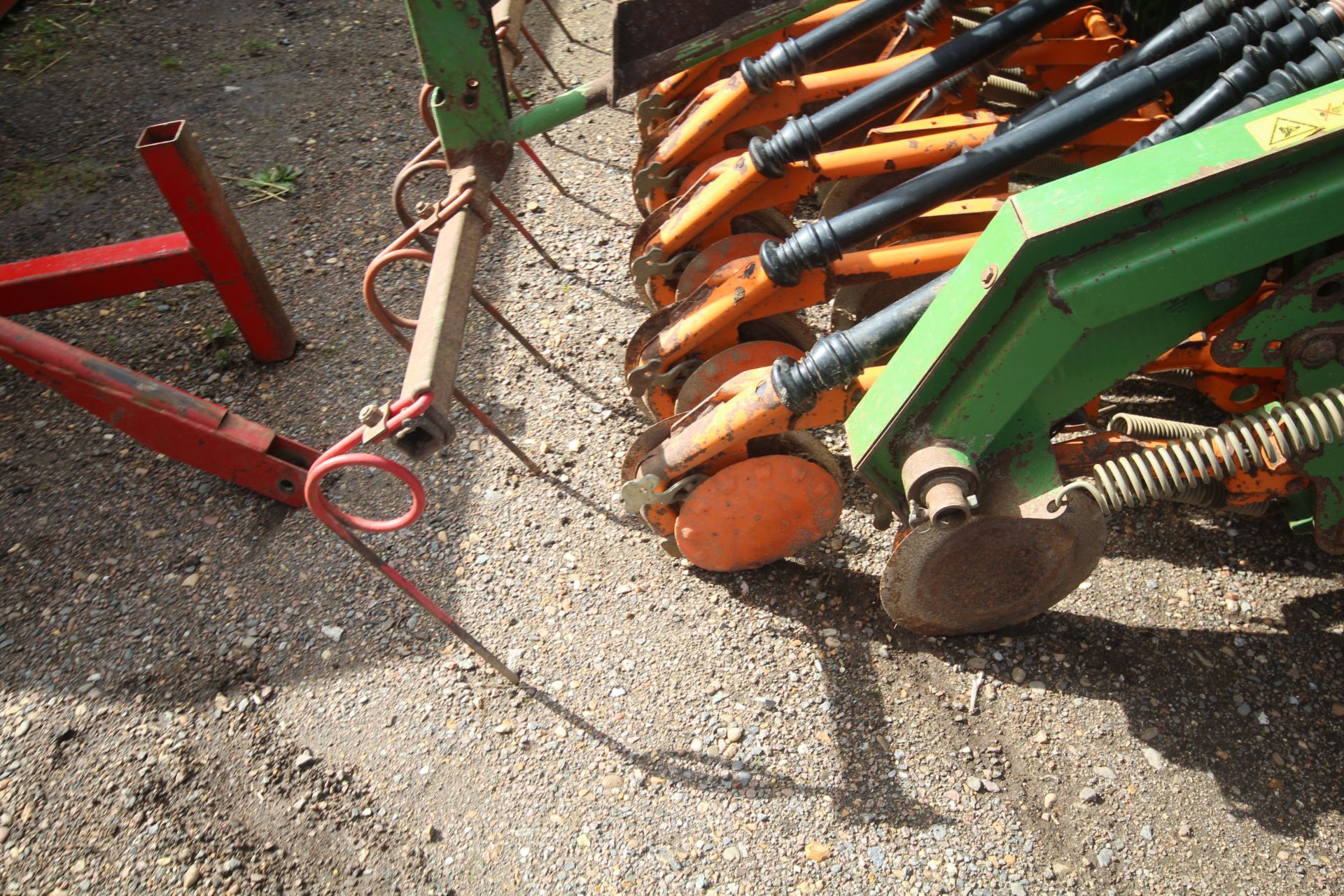 Amazone KE403 4m combination drill. 2005. With disc coulters, pre-em and tramlime. Manual, Control - Image 37 of 44