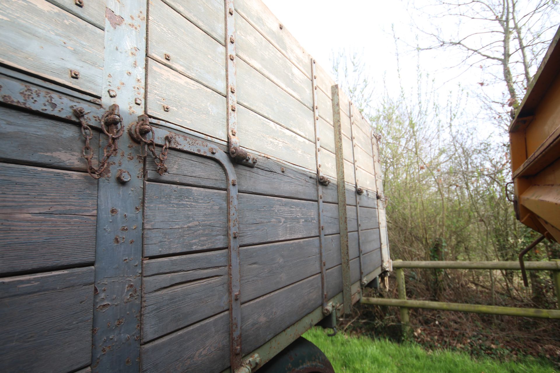 10T single axle lorry conversion wooden sided tipping trailer. - Image 13 of 25