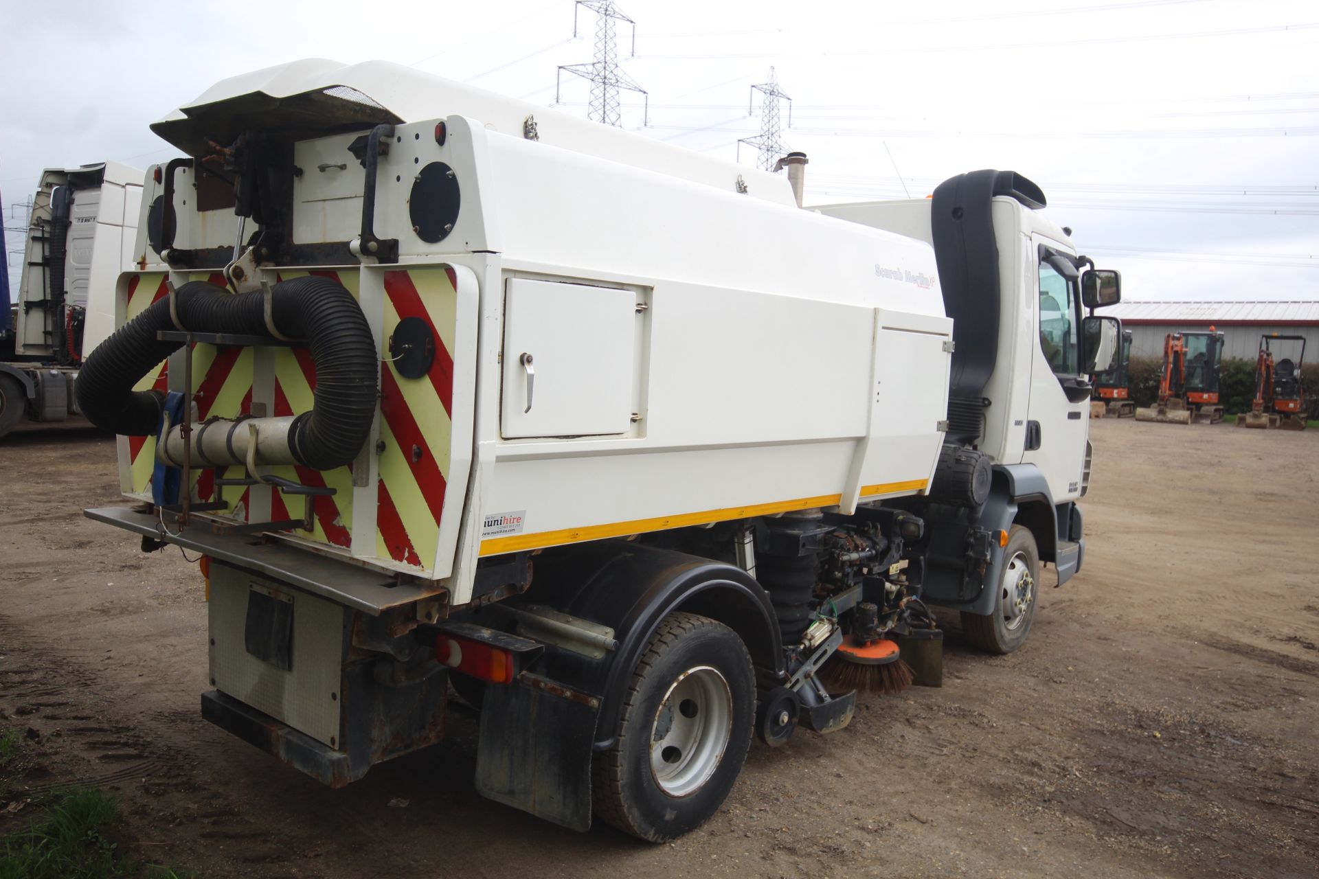 Leyland DAF FA LF45.160 7.5T LHD 4x2 sweeper. Registration CN60 CAV. Date of first registration 12/ - Image 5 of 70