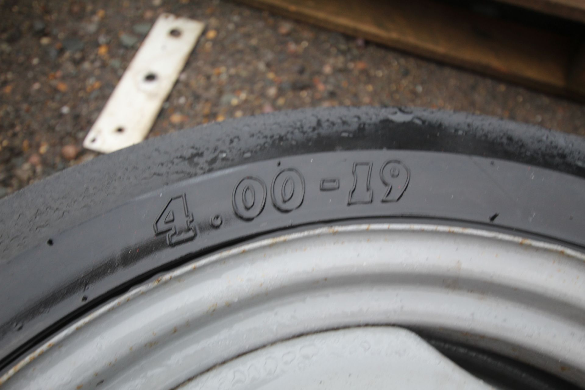 2x Ferguson 4.00-19 front wheels and tyres. - Bild 3 aus 4