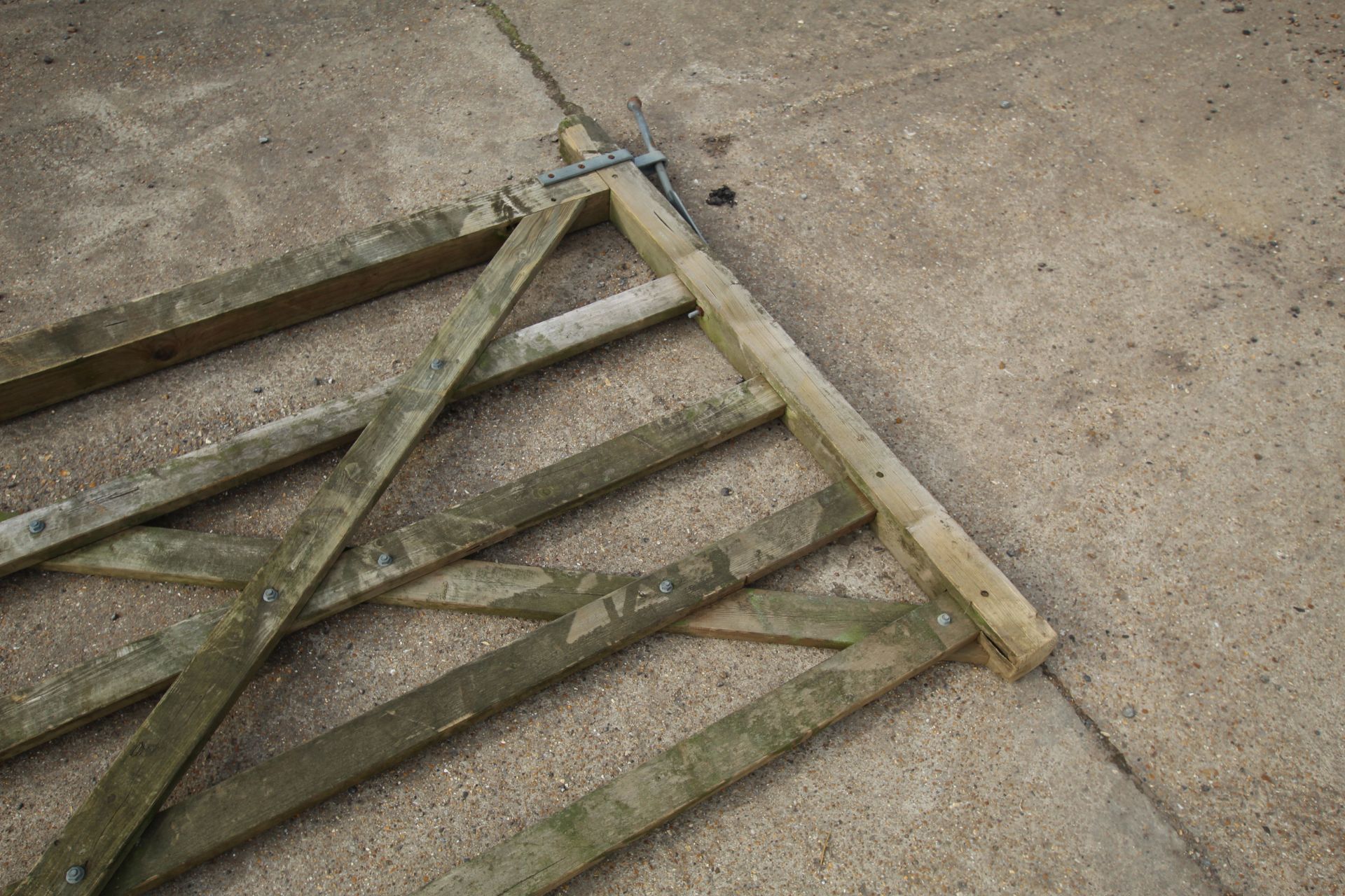 3m wooden gate. - Image 4 of 6