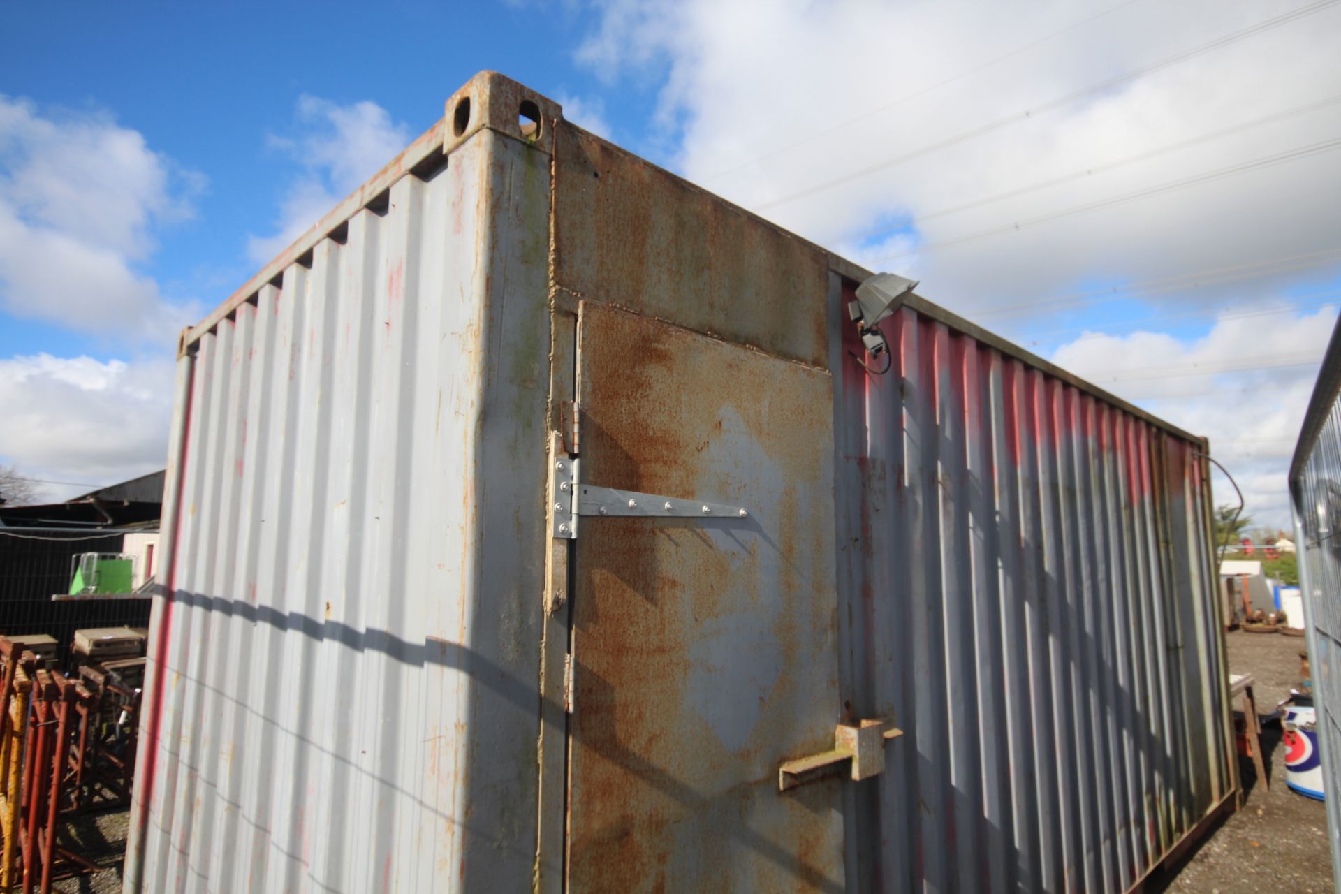 20ft shipping container. Previously used as workshop. With bench and storage racks. - Image 3 of 10