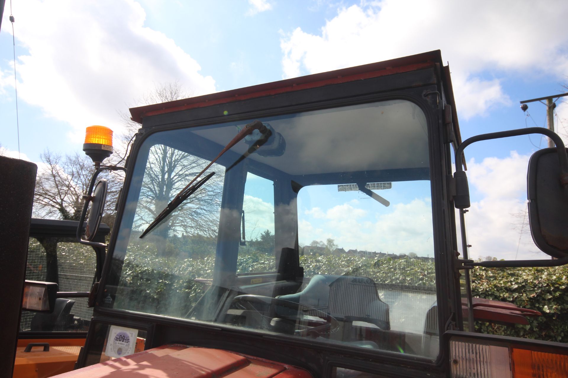 Case International 485 2WD tractor. Registration D404 APV. Date of first registration 27/10/1986. - Image 12 of 57