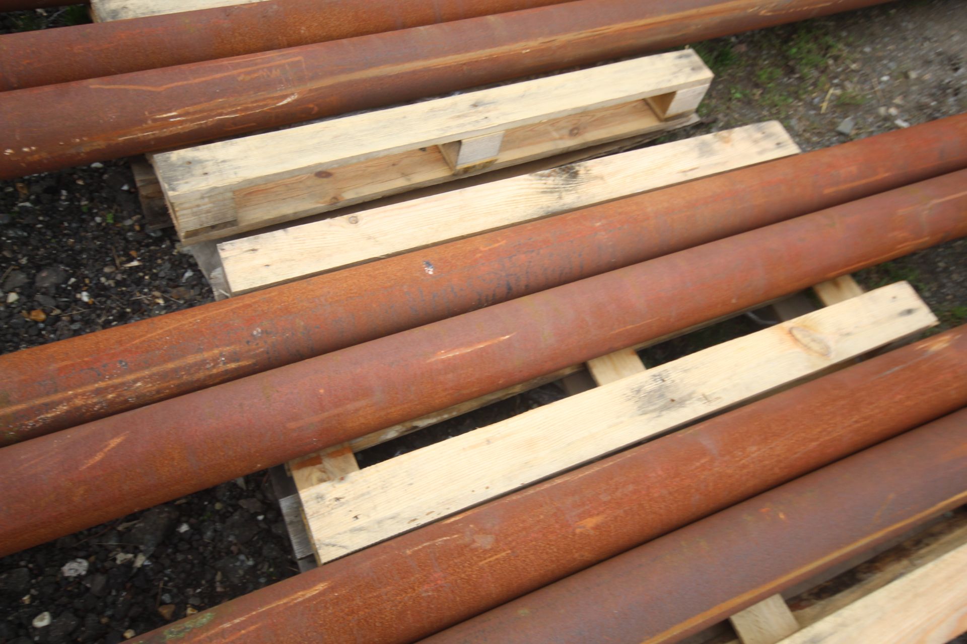 2x lengths of heavy duty steel tube. - Image 4 of 7