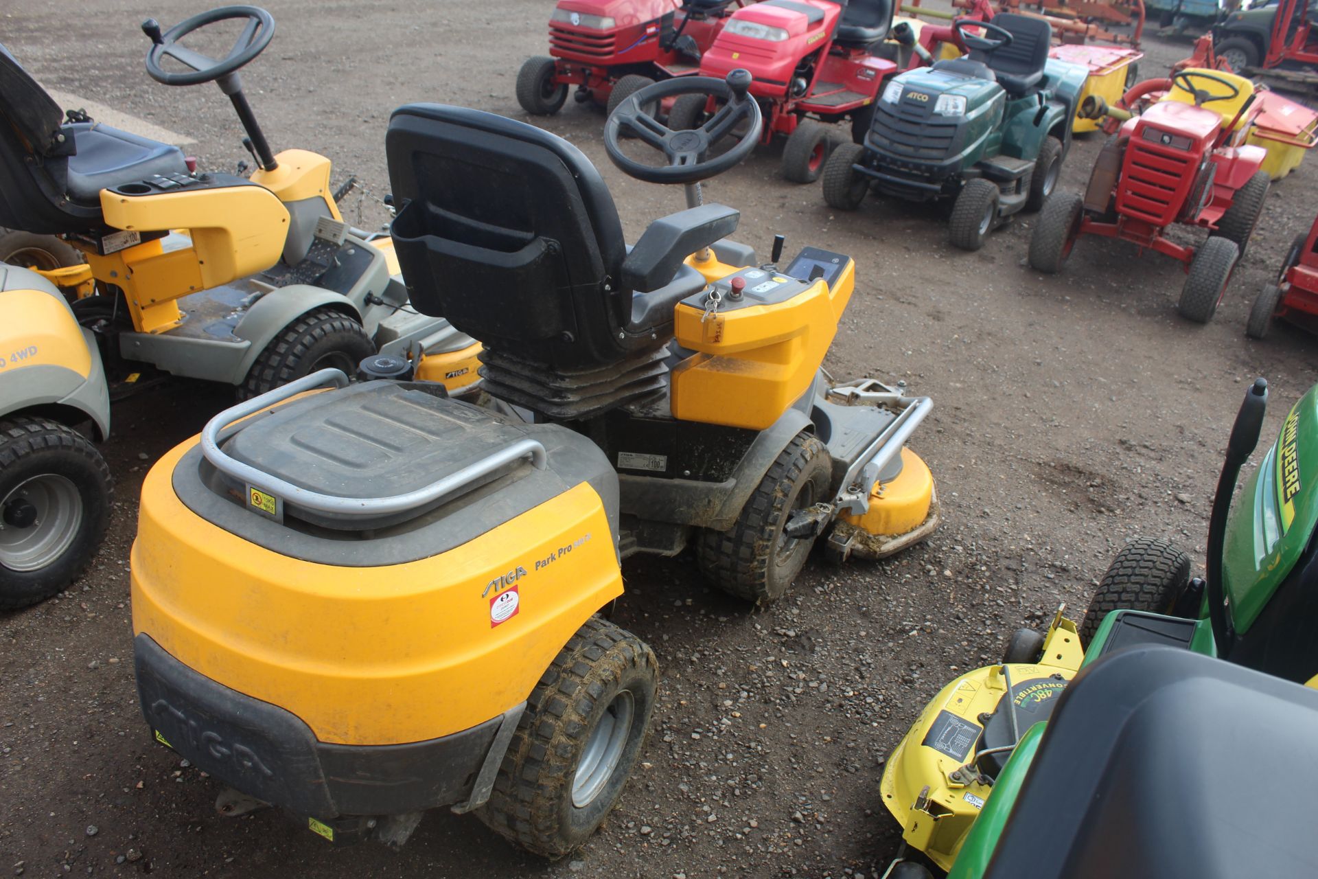 Stiga Park Pro 540 IX hydrostatic 4WD out-front mower. 2015. 274 hours. With Honda petrol engine, - Image 3 of 25