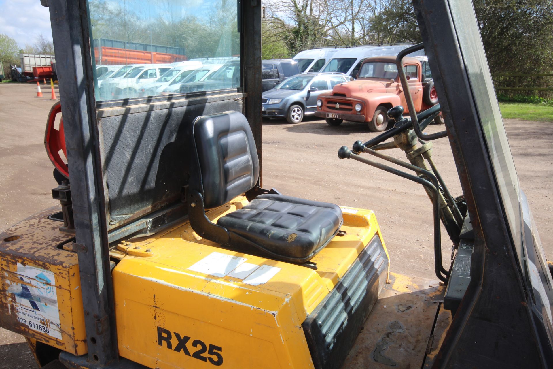 Lancer Boss RX25L 2.5T gas yard forklift. 7,027 hours. With Nissan engine and triplex mast. Key - Image 16 of 53
