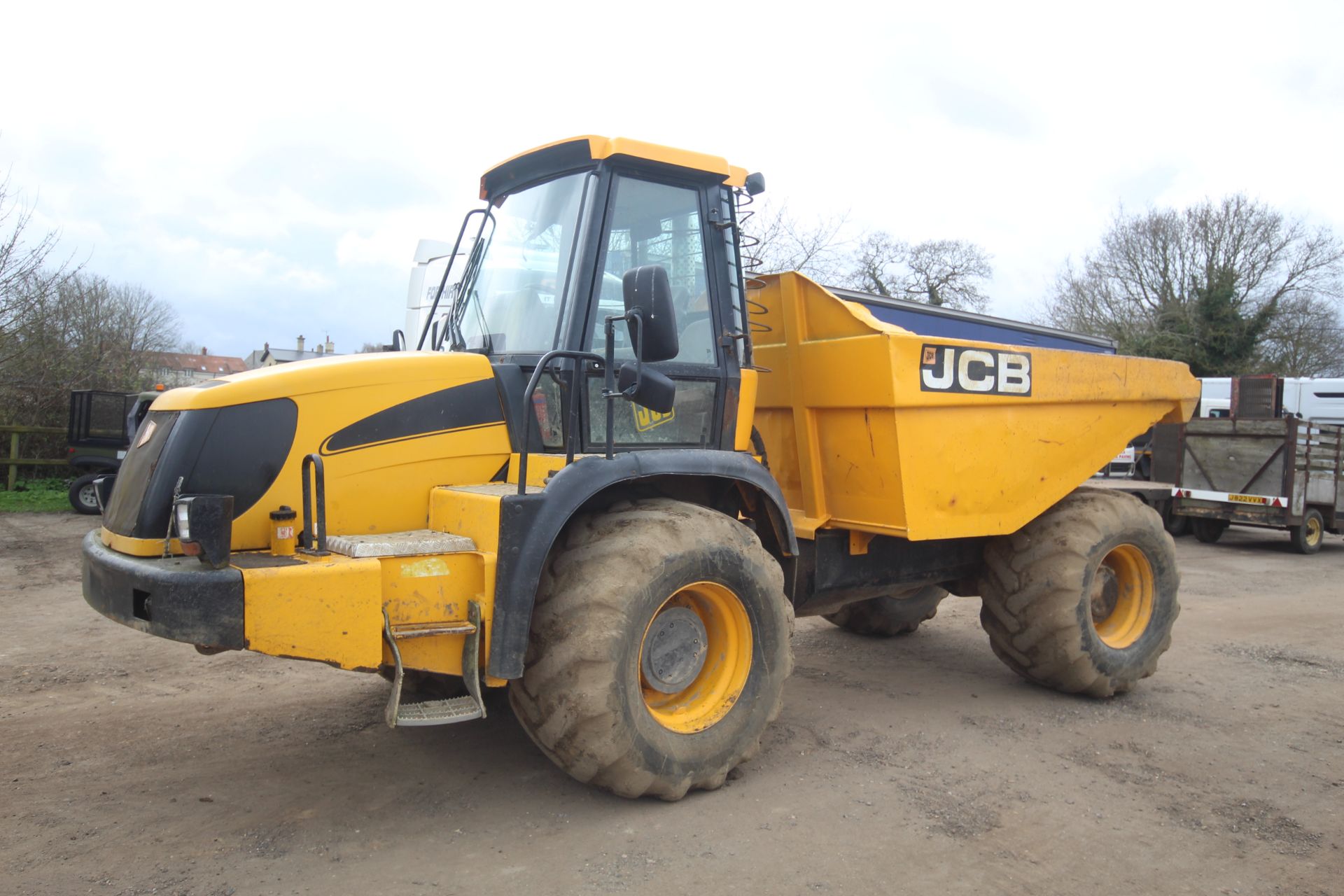 JCB 714 14T 4WD dumper. 2006. 6,088 hours. Serial number SLP714AT6EO830370. Owned from new. Key