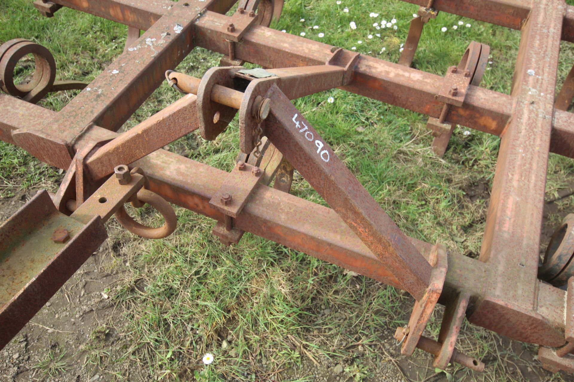 Massey Ferguson 23 heavy duty pigtail cultivator. - Image 2 of 10