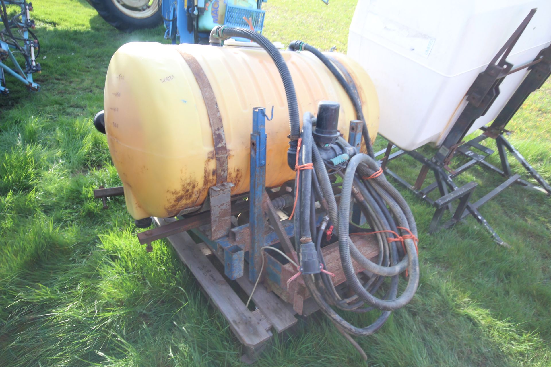 500L front mouted sprayer/ liquid fertiliser tank. With pump and pipework. Manual held. V