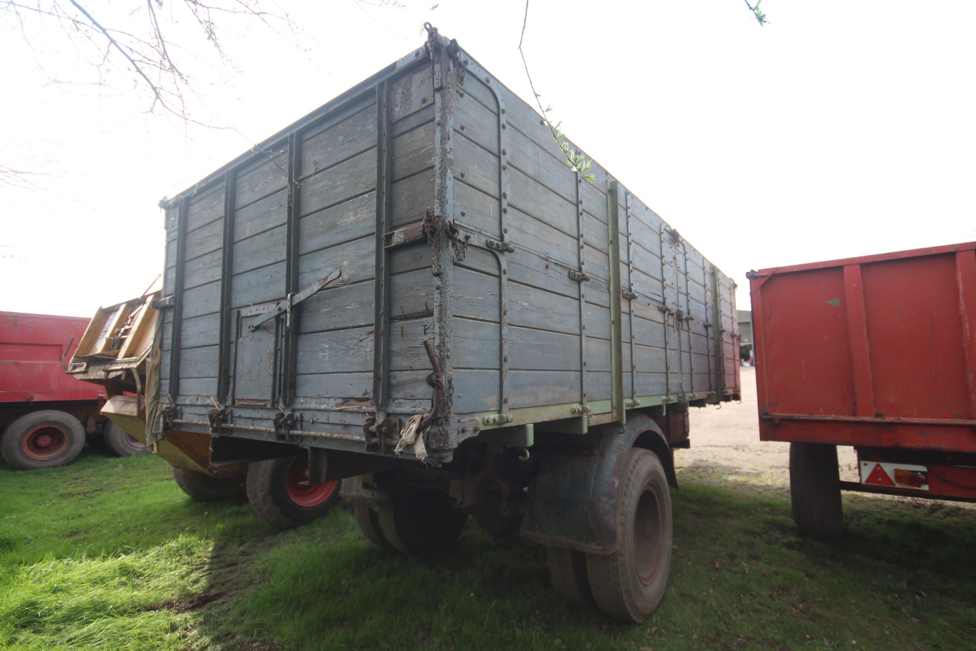 10T single axle lorry conversion wooden sided tipping trailer. - Image 3 of 25