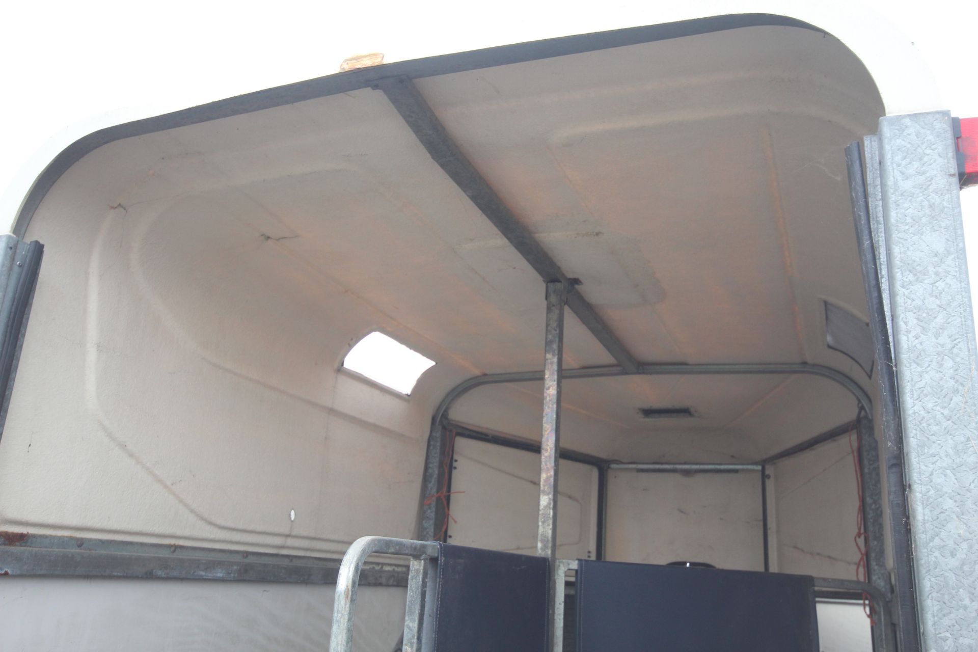 Indespension Monarque two horse twin axle horsebox. With front and rear ramps. Key held. - Image 32 of 45