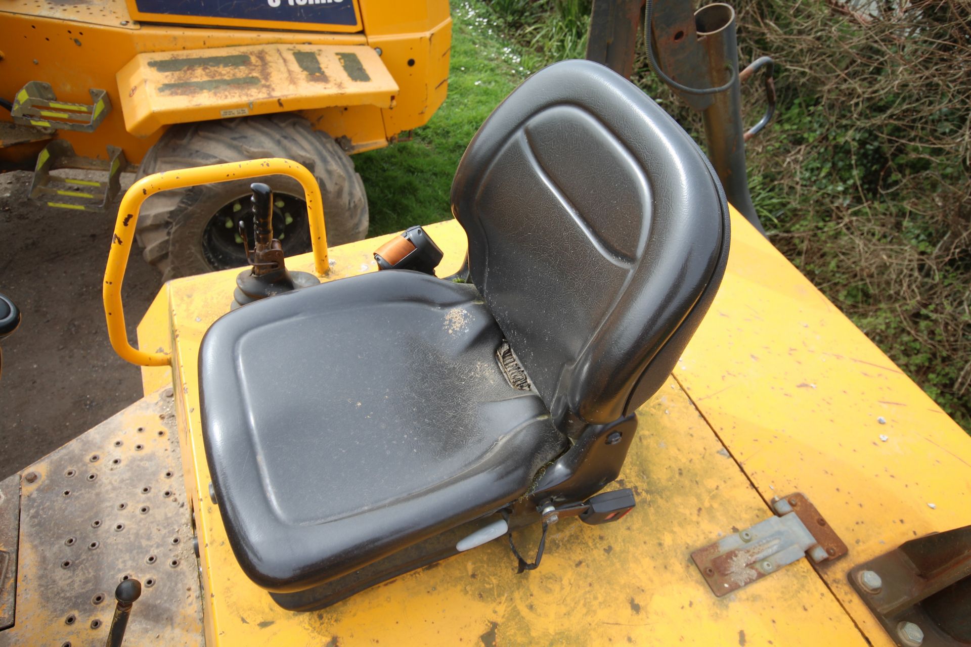 Thwaites 6T 4WD dumper. 2009. Hours TBC. Serial number SLCM565ZZ90887177. 405/70-20 wheels and - Image 25 of 35