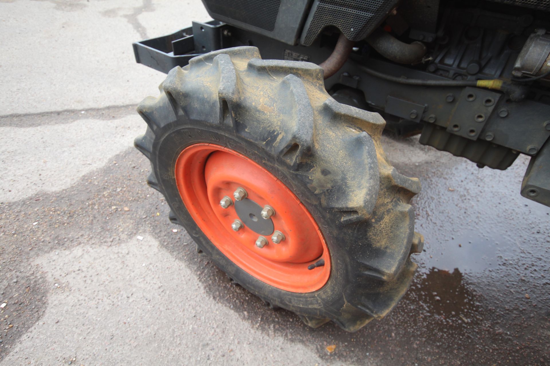 Kubota L3200 4WD compact tractor. Registration AY15 CYZ. Date of first registration xx/xx/2015. - Image 29 of 30