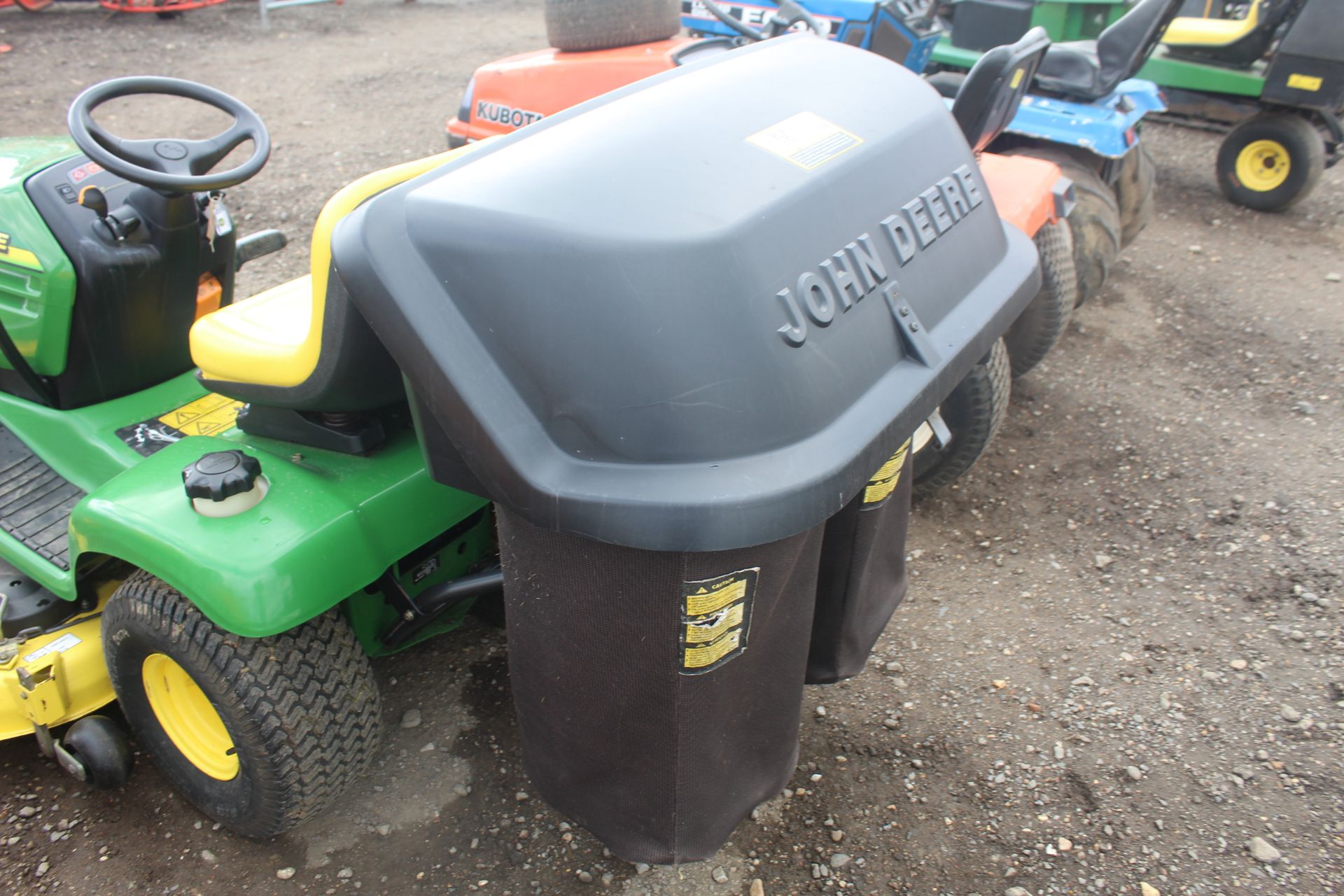 John Deere LX279 lawn mower with collector. Owned from new. Key held. - Image 25 of 30