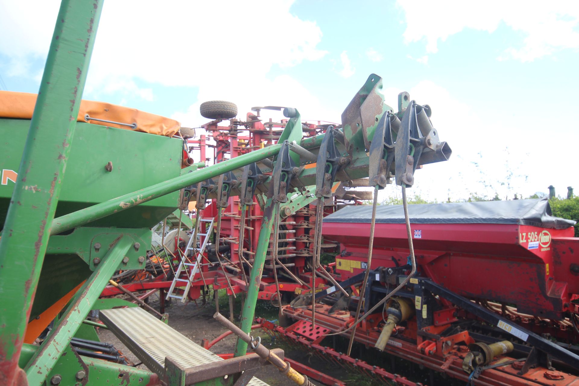 Amazone KE403 4m combination drill. 2005. With disc coulters, pre-em and tramlime. Manual, Control - Image 21 of 44