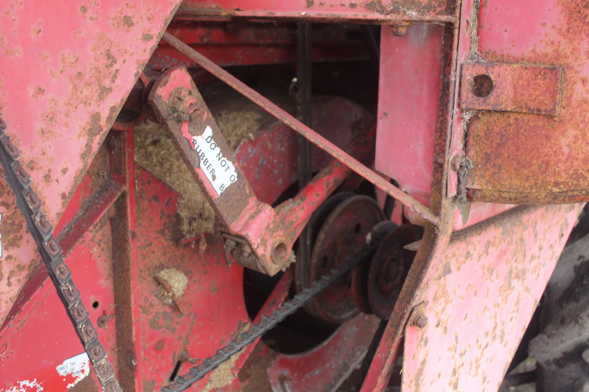 Massey Ferguson 788 8ft cut combine. Registration EBJ 851C (no paperwork). 12.4/11-28 front wheels - Image 41 of 53