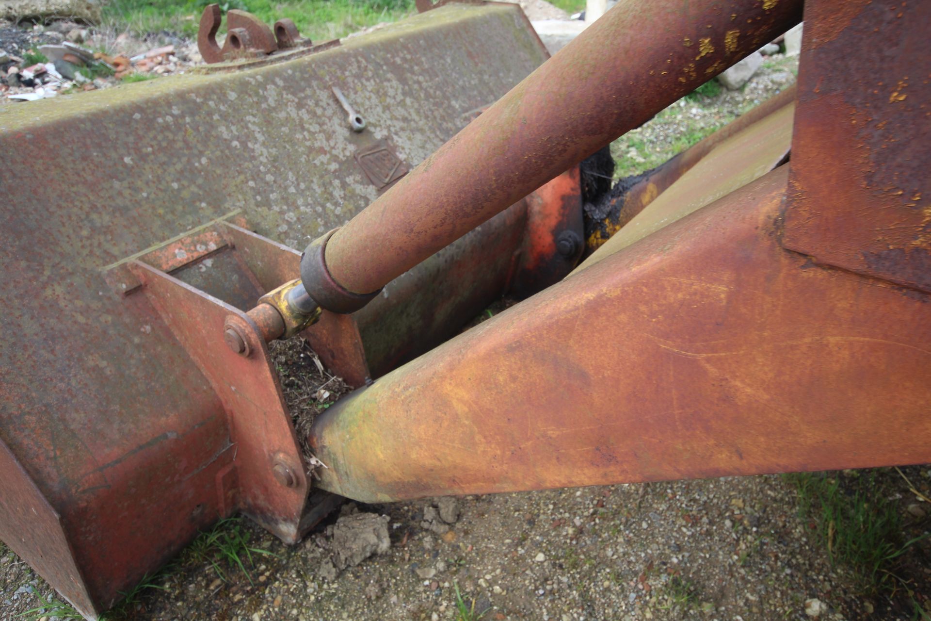 JCB 3C II 2WD backhoe loader. Registration Q106 EPV. With two rear buckets. Vendor reports that - Image 69 of 85