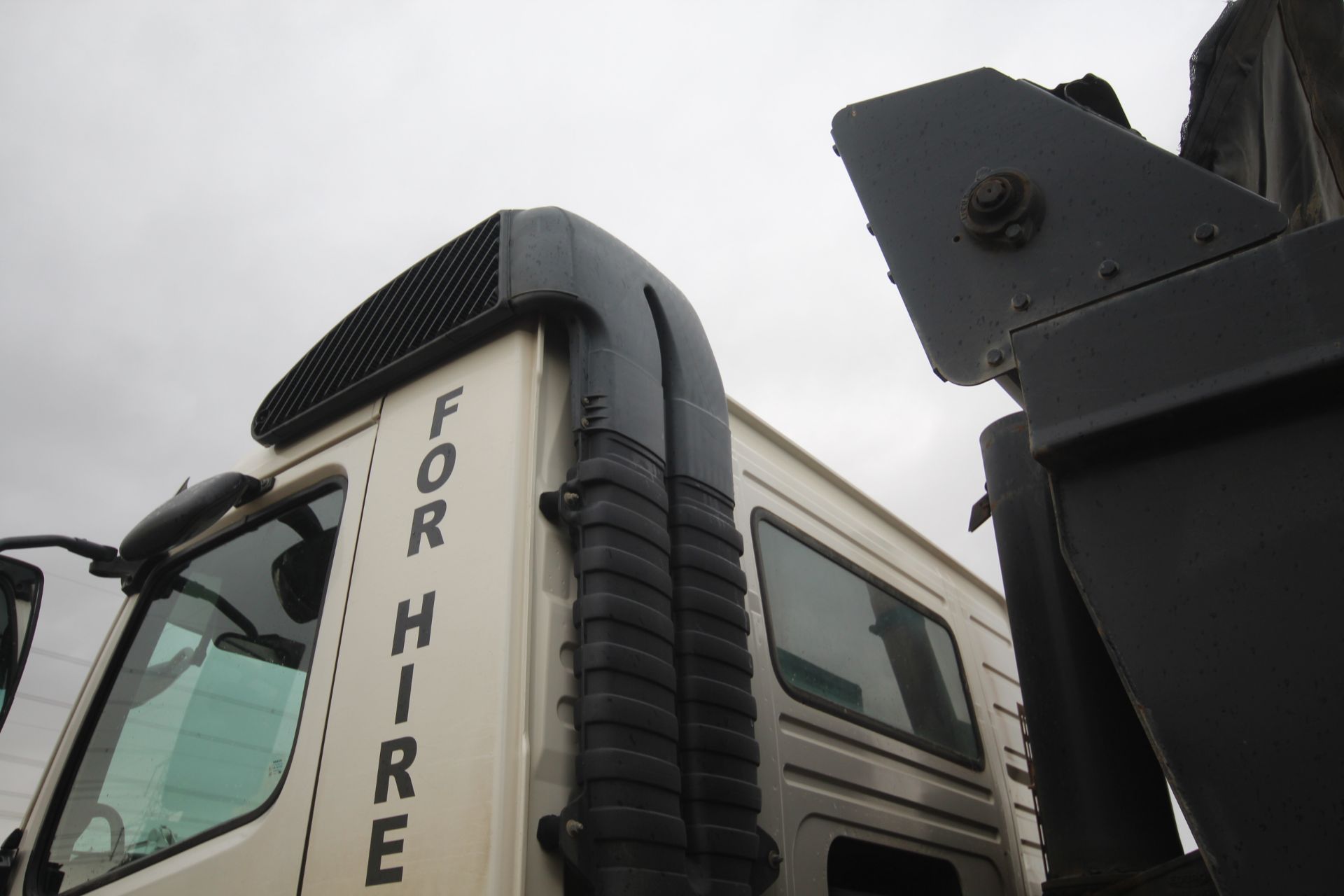 Volvo FMX 410 8x4 32T tipper. Registration WX13 CKF. Date of first registration 17/05/2013. 520, - Bild 47 aus 80