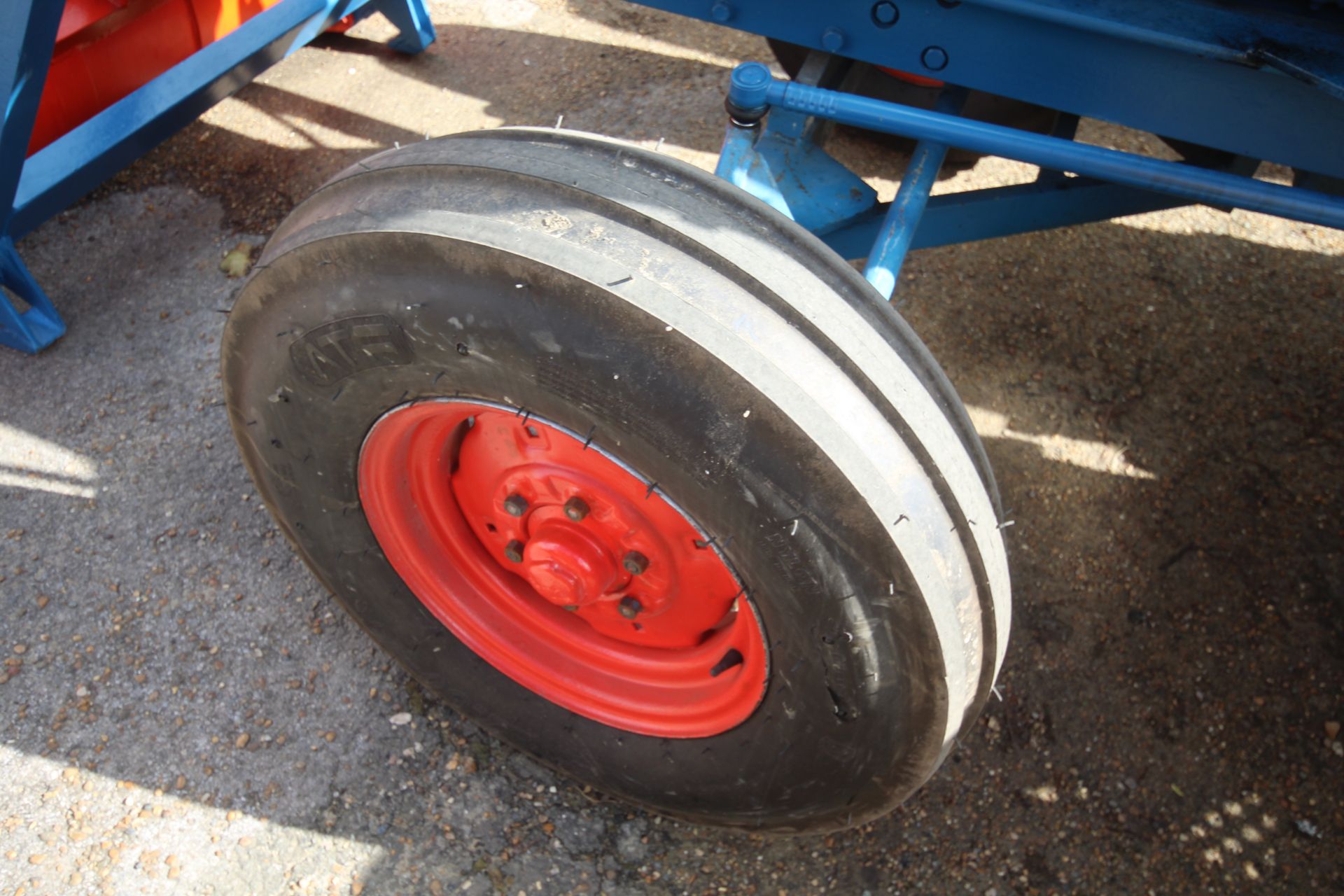 Fordson Power Major 2WD tractor. Registration 708 GUR (no paperwork). 12.4-36 rear wheels and - Image 15 of 54